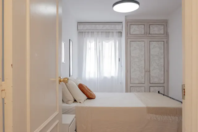Private room in Calle Barcelona, Alicante (1733949) room image 1
