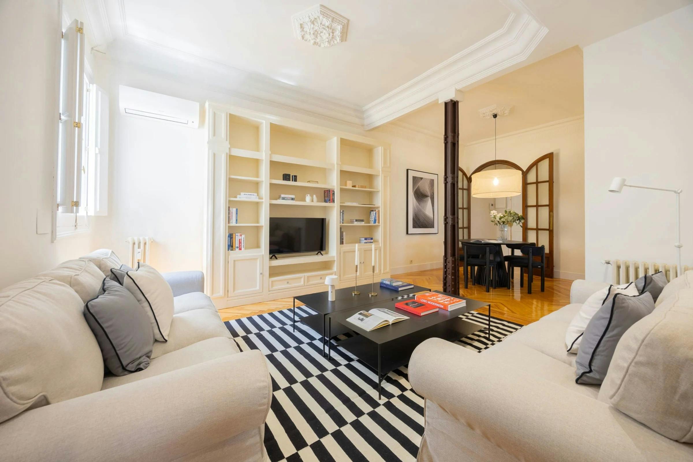 3-Bedroom Apartment in Calle de Goya, Madrid (1734012) ROOM 1