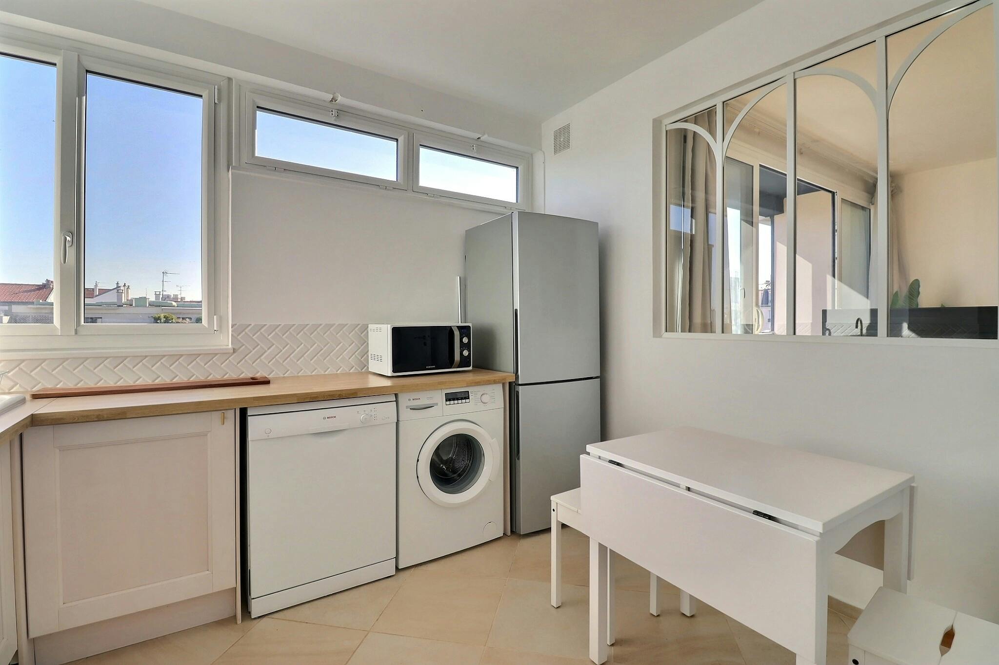 1-Bedroom Apartment in Rue de Villiers, Levallois-Perret (1734052) room image 10