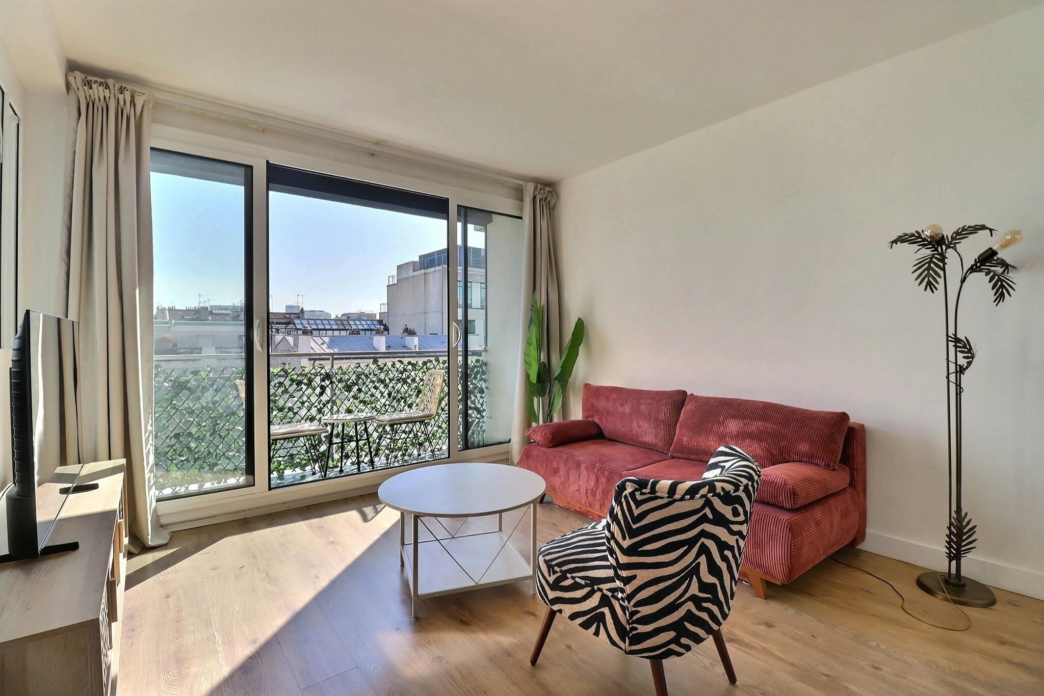 1-Bedroom Apartment in Rue de Villiers, Levallois-Perret (1734052) ROOM