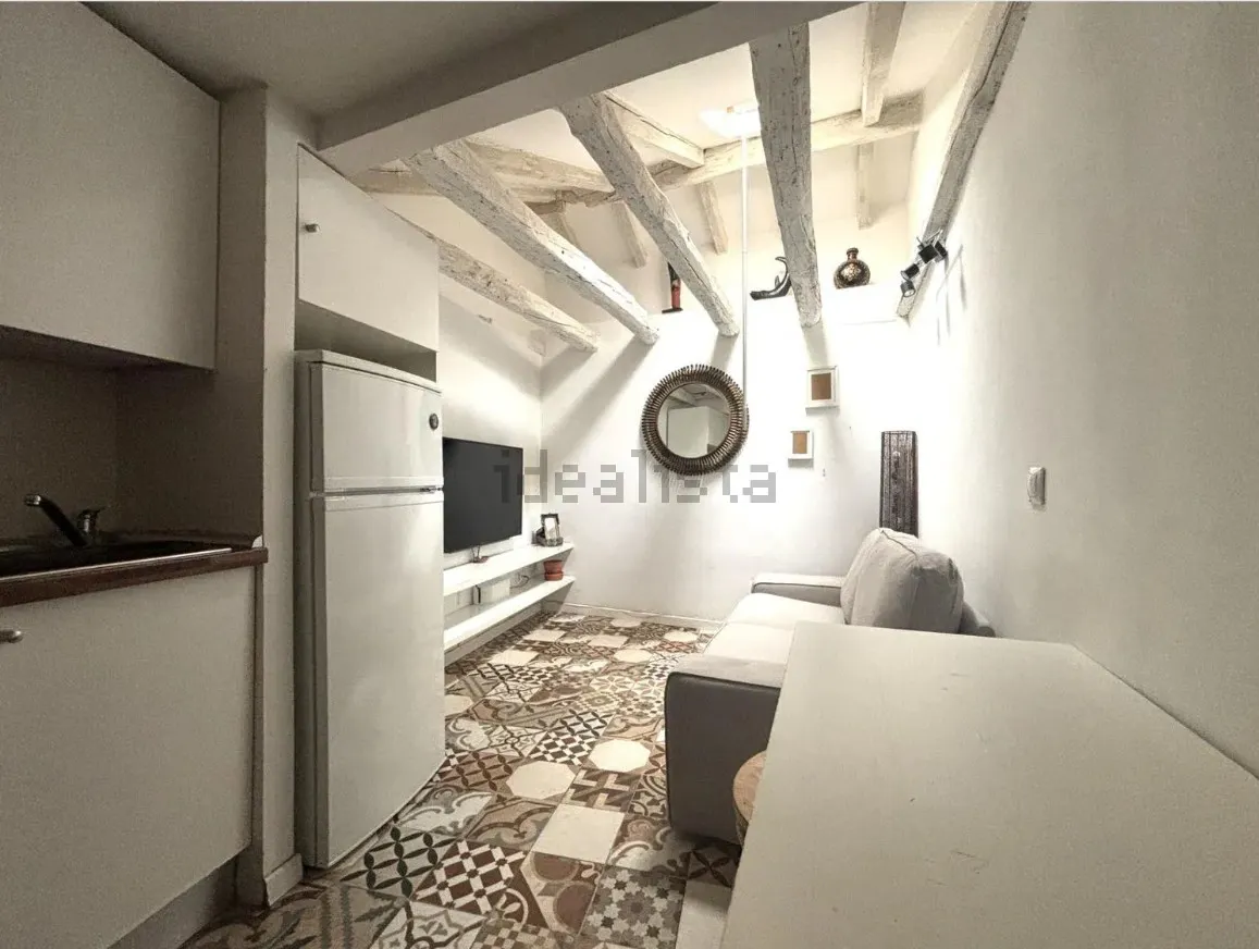 1-Bedroom Apartment in Calle de la Palma, Madrid (1734065) ROOM