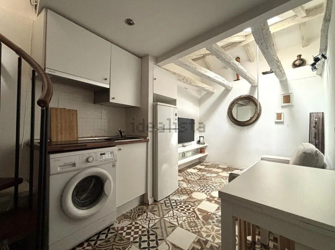 1-Bedroom Apartment in Calle de la Palma, Madrid (1734065) ROOM 4