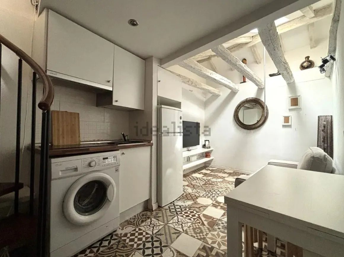 1-Bedroom Apartment in Calle de la Palma, Madrid (1734065) ROOM 4