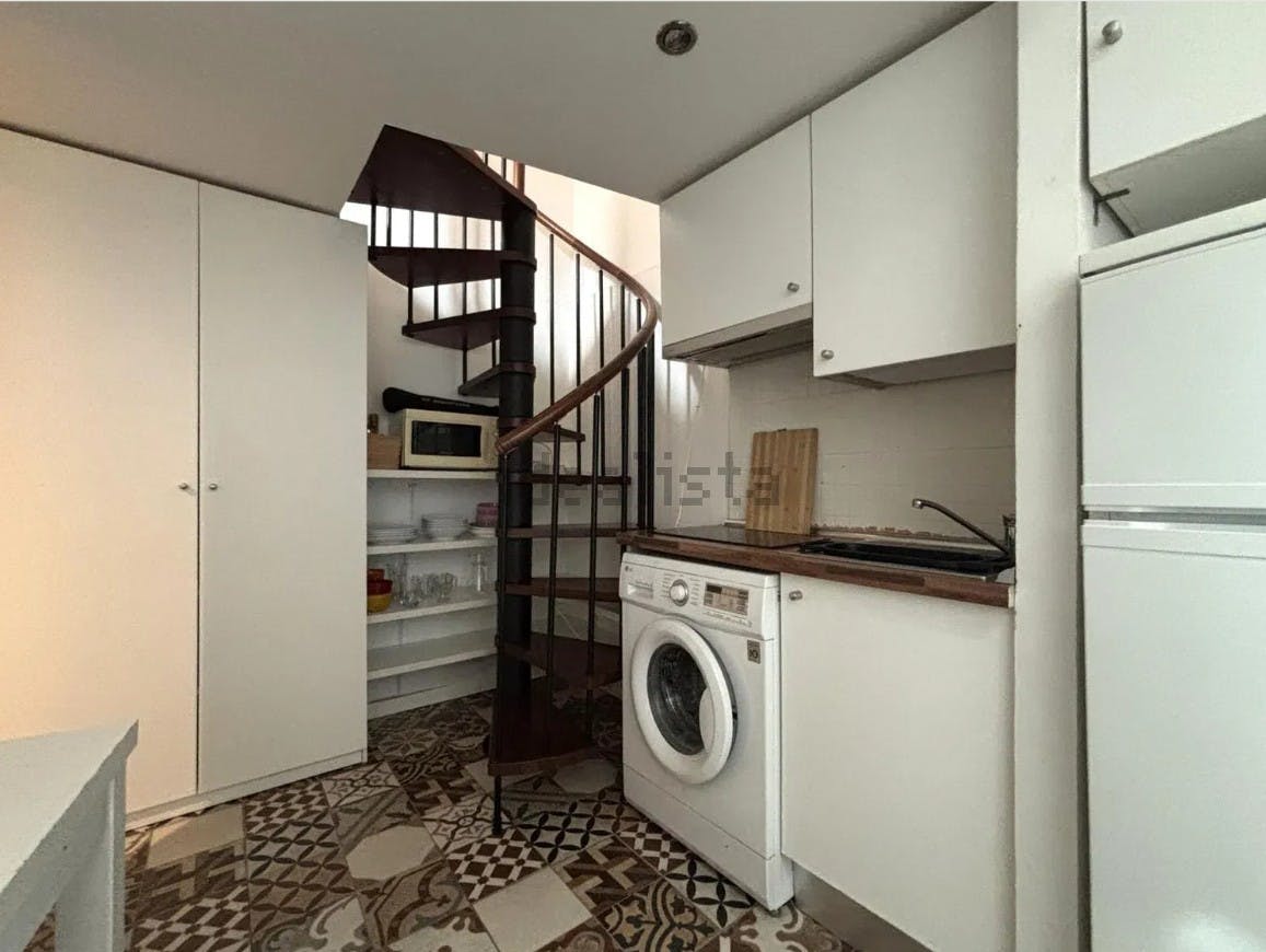 1-Bedroom Apartment in Calle de la Palma, Madrid (1734065) ROOM 2