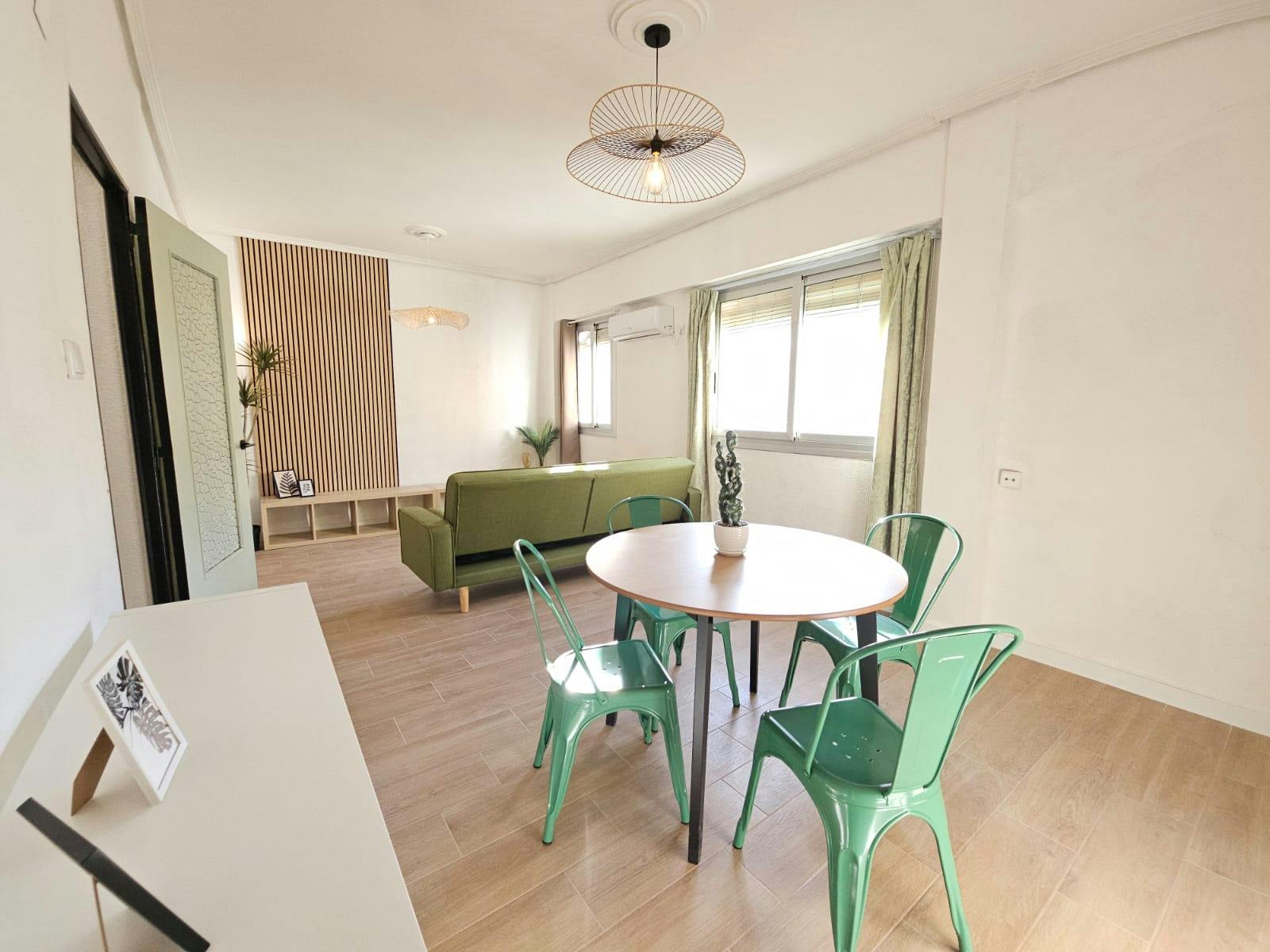 Wohnung zu mieten für 1.470 € pro Monat in Valencia, Calle Mora de Rubielos