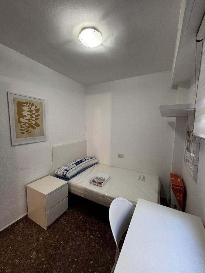 Private room in Carrer de Just Ramírez, Valencia (1734156) ROOM 2