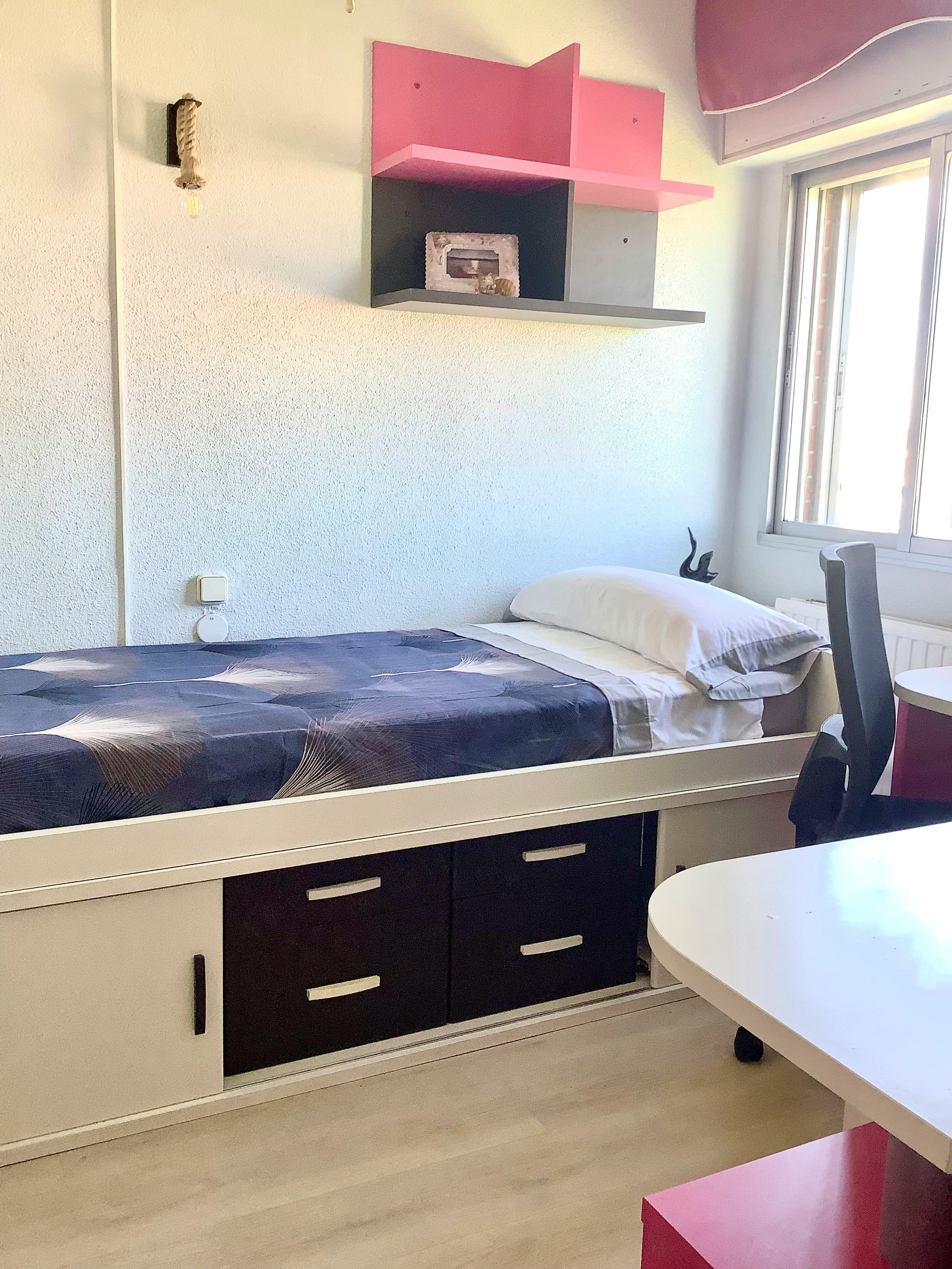 Quarto privado para alugar por € 740 por mês em Madrid, Calle Fuerte de Navidad