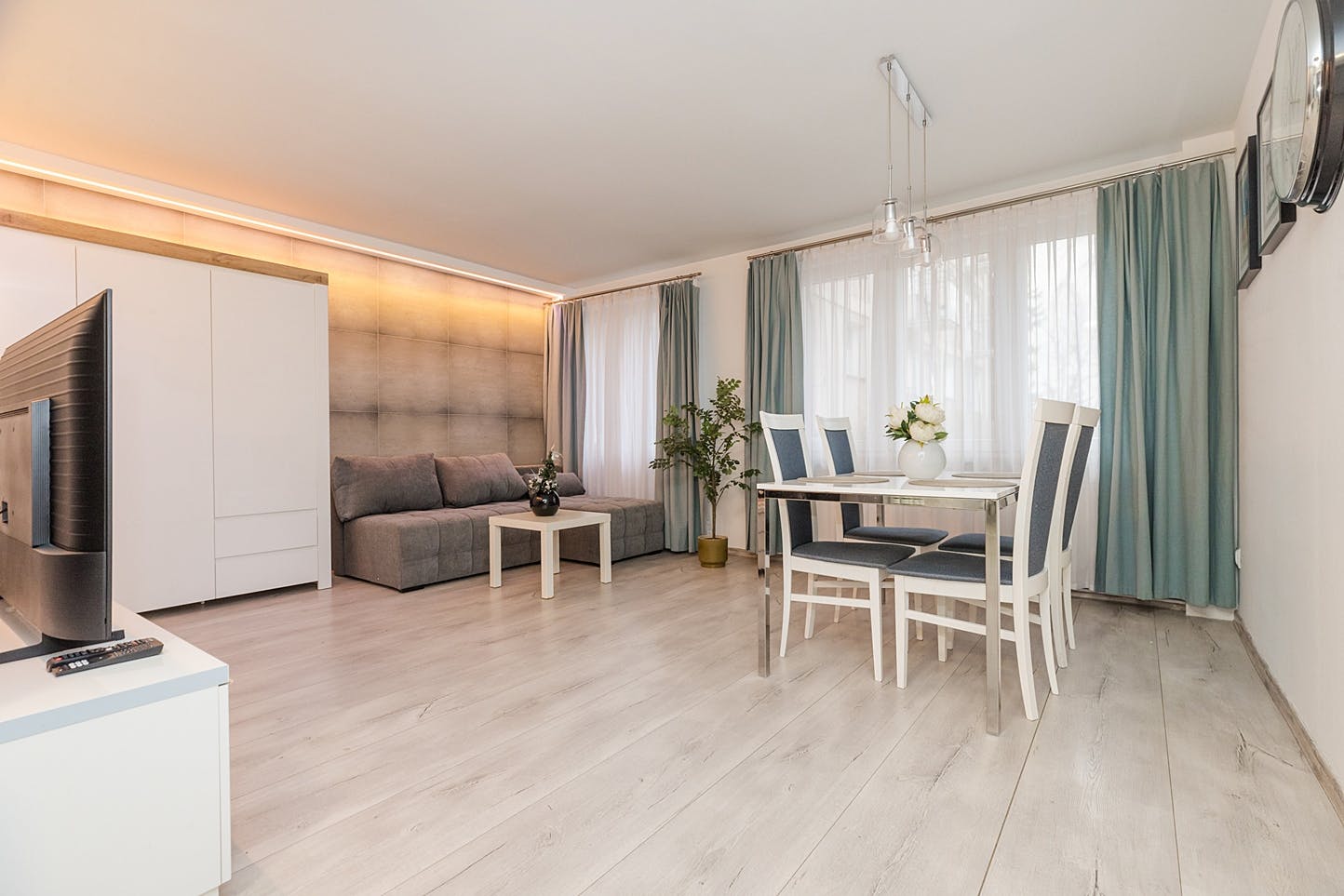 Appartamento in affitto a 7002 PLN al mese a Warsaw, Bonifraterska