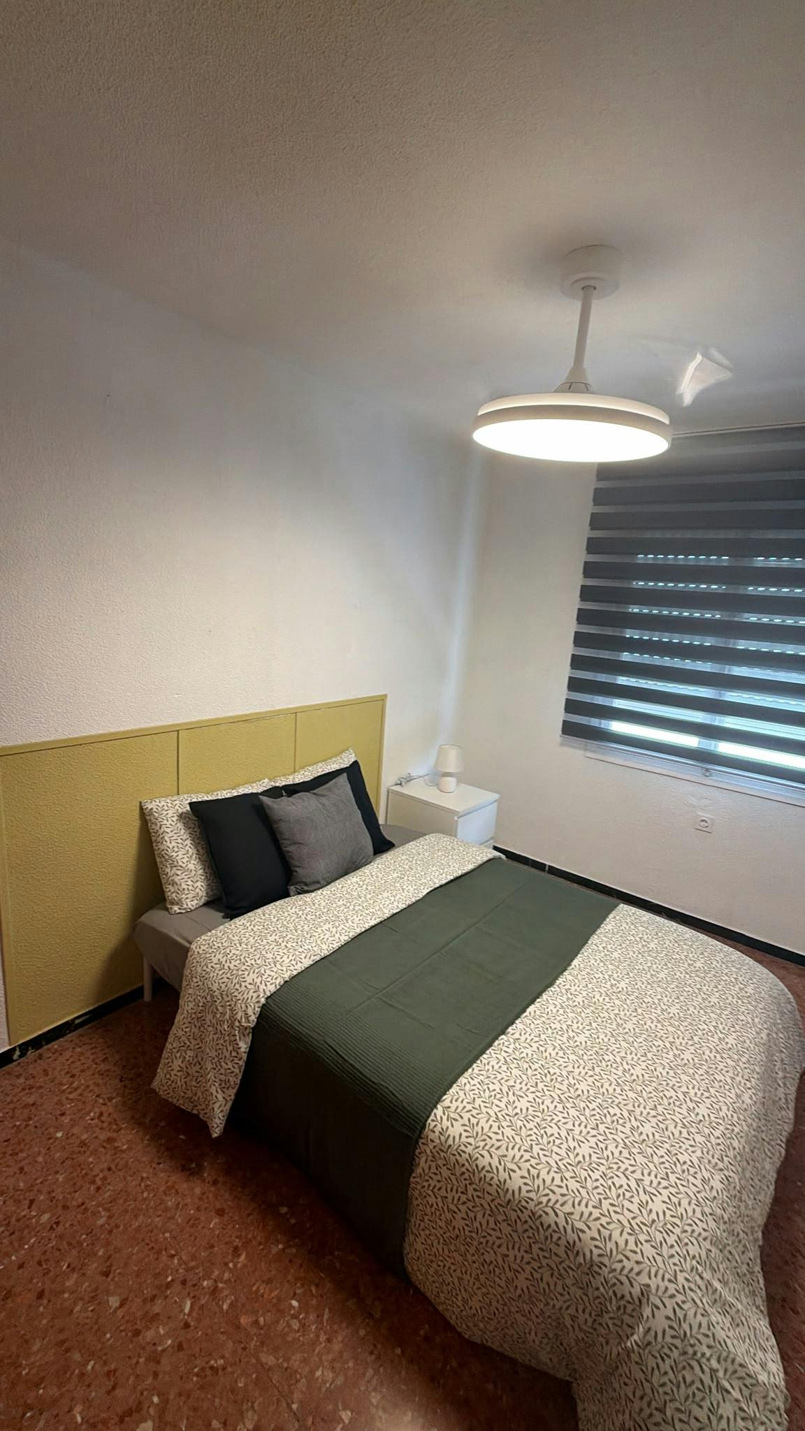 Private room in Carrer Doctor Just, Alicante (1734296) room image 2