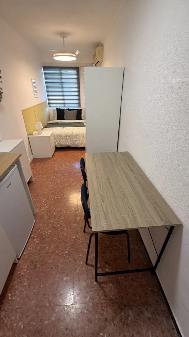 Private room in Carrer Doctor Just, Alicante (1734304) room image 2