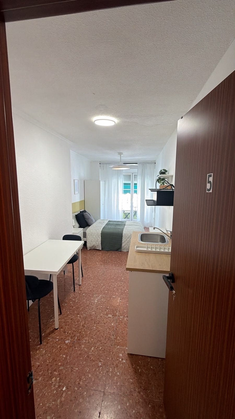 Private room in Carrer Doctor Just, Alicante (1734305) room image 2