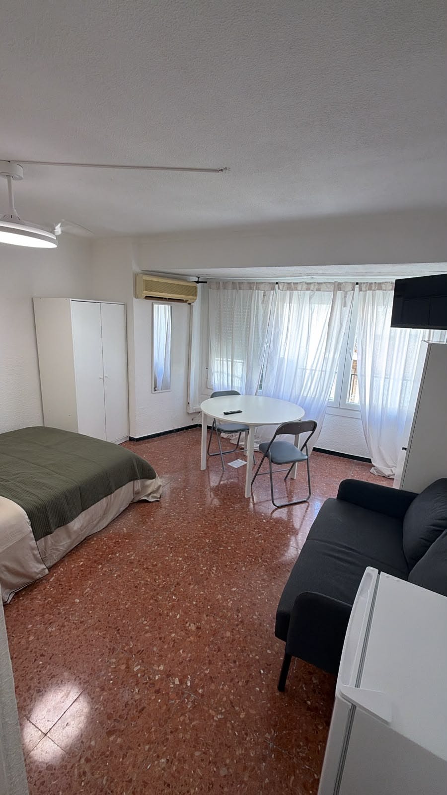 Private room in Carrer Doctor Just, Alicante (1734312) room image 1