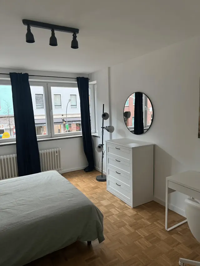 4-Bedroom Apartment in Roßstraße, Düsseldorf (1734317) room image 1