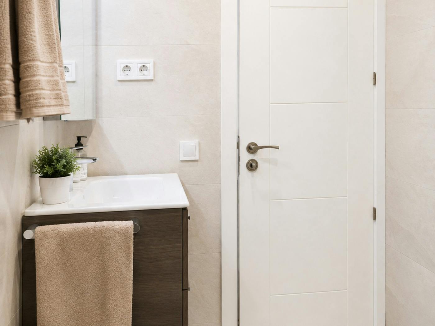2-Bedroom Apartment in Paseo de los Pontones, Madrid (1734356) room image 6