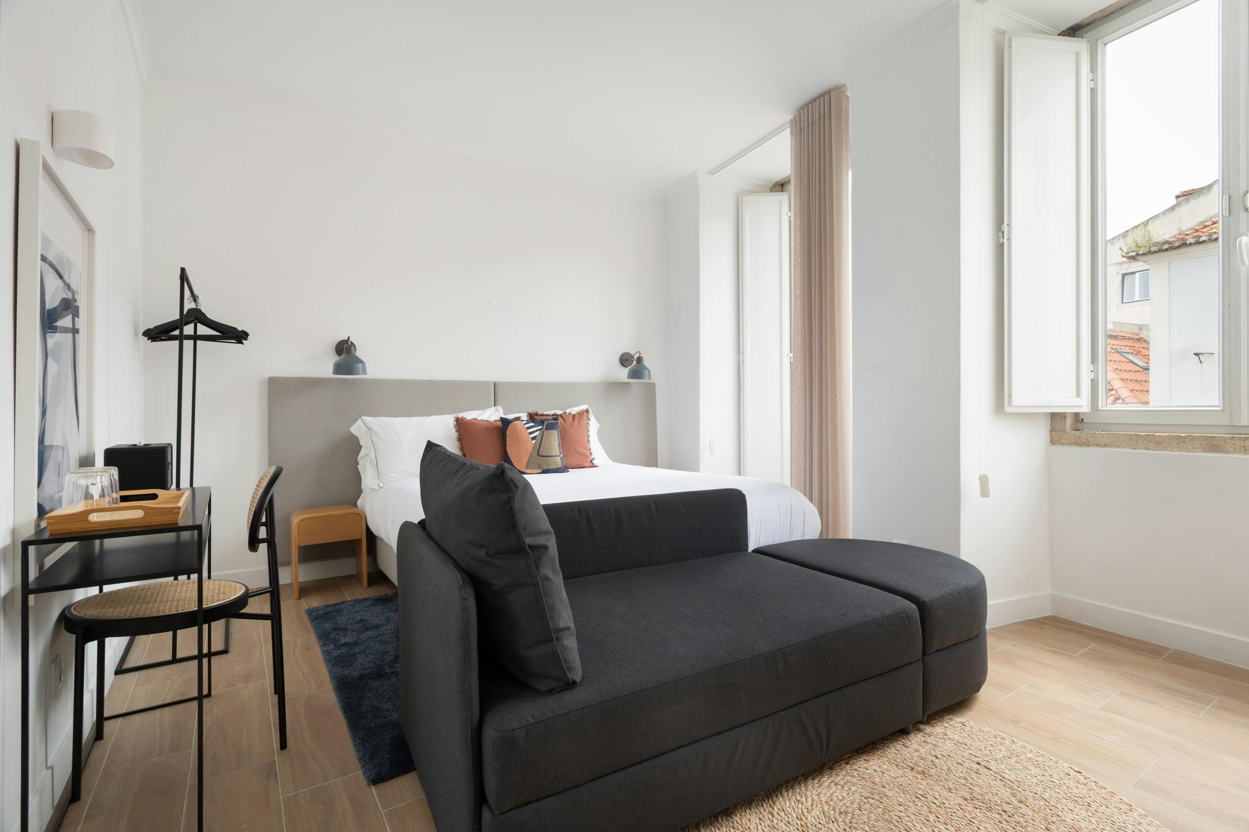 1-Bedroom Building in Travessa do Convento das Bernardas, Lisbon (1734361) room image 2
