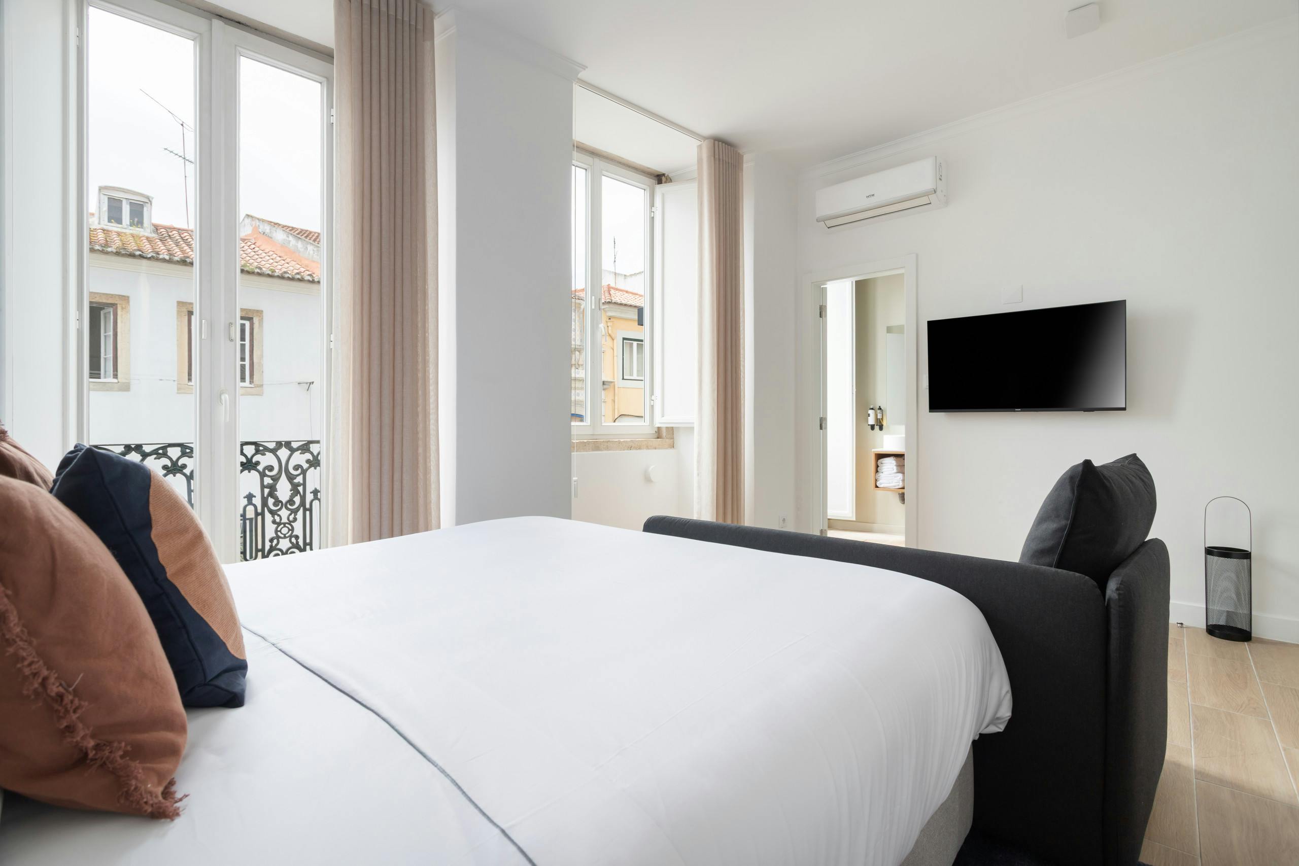1-Bedroom Building in Travessa do Convento das Bernardas, Lisbon (1734361) room image 1
