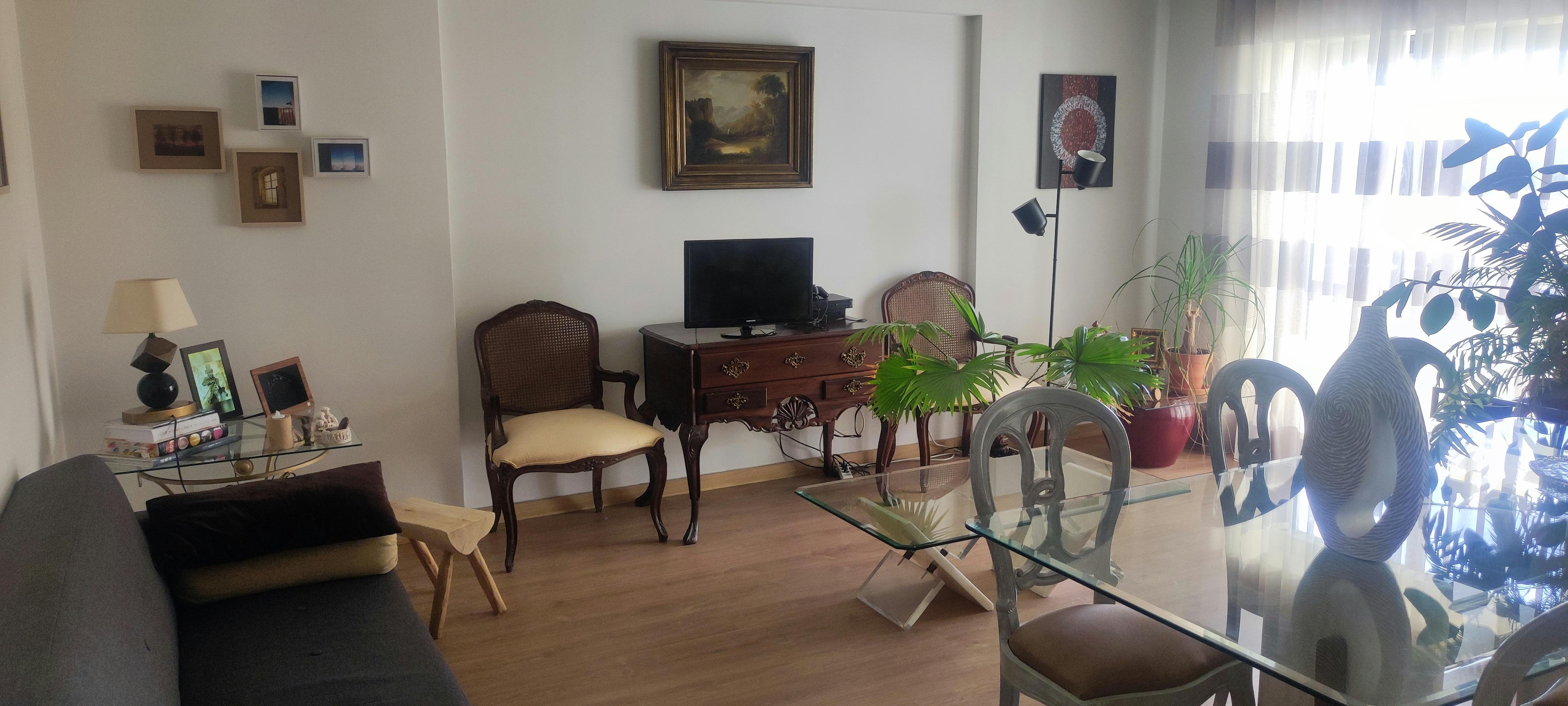Apartment for rent for €1,300 per month in Almada, Rua Ramiro Ferrão