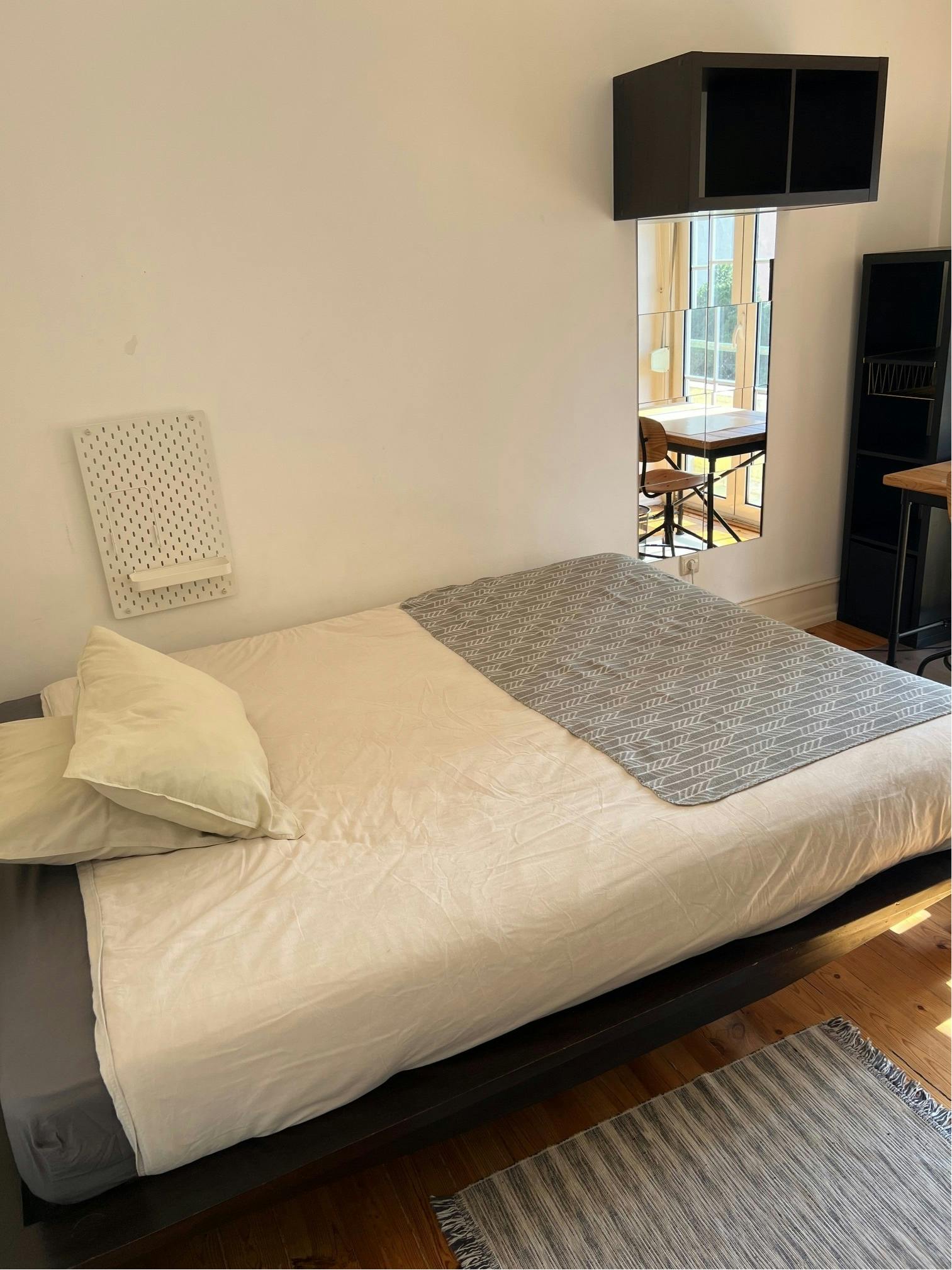 Отдельная комната сдается в аренду за 540 € в месяц в Lisbon, Calçada de Palma de Baixo
