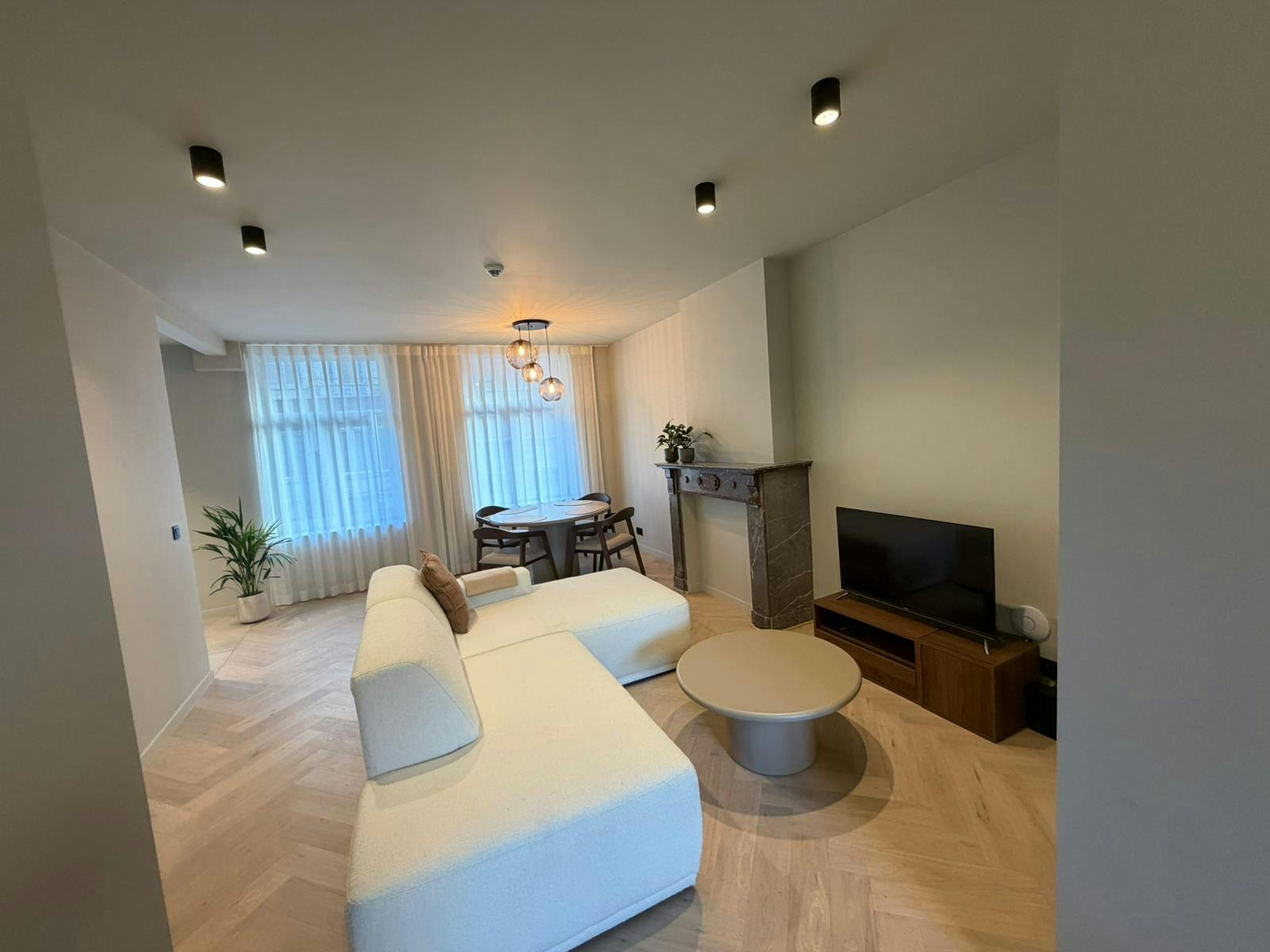 Apartment for rent for €2,950 per month in Leuven, Bondgenotenlaan