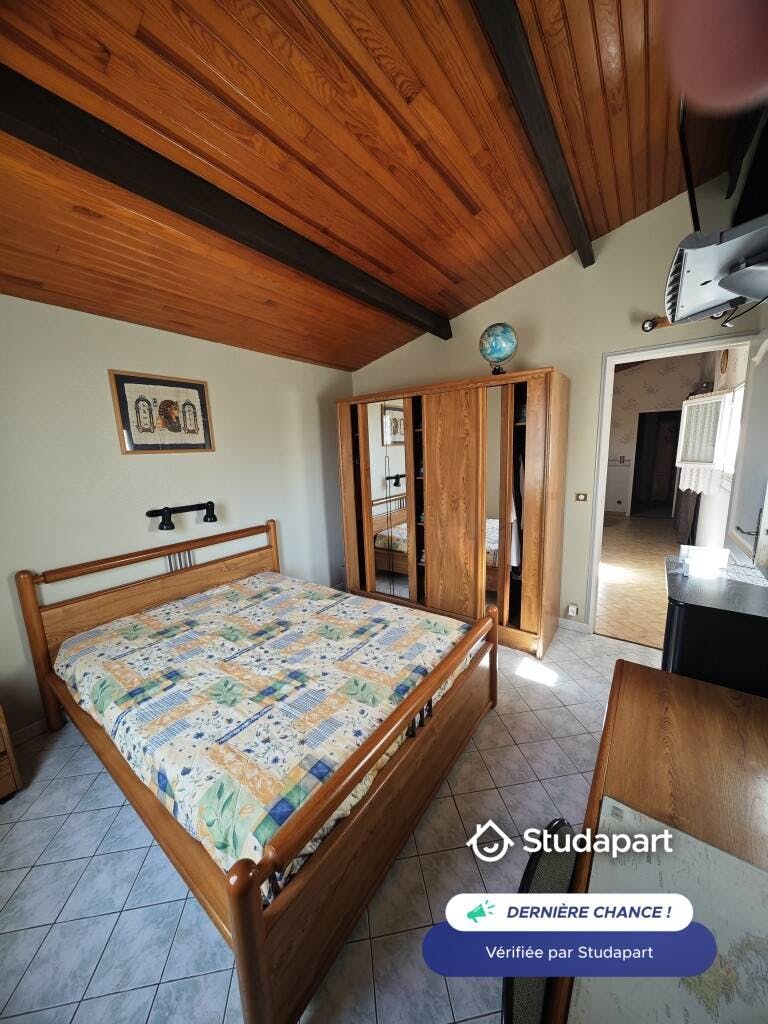 私人房间 正在以 €700 的月租出租，其位于 Aix-en-Provence, Allée des Tilleuls