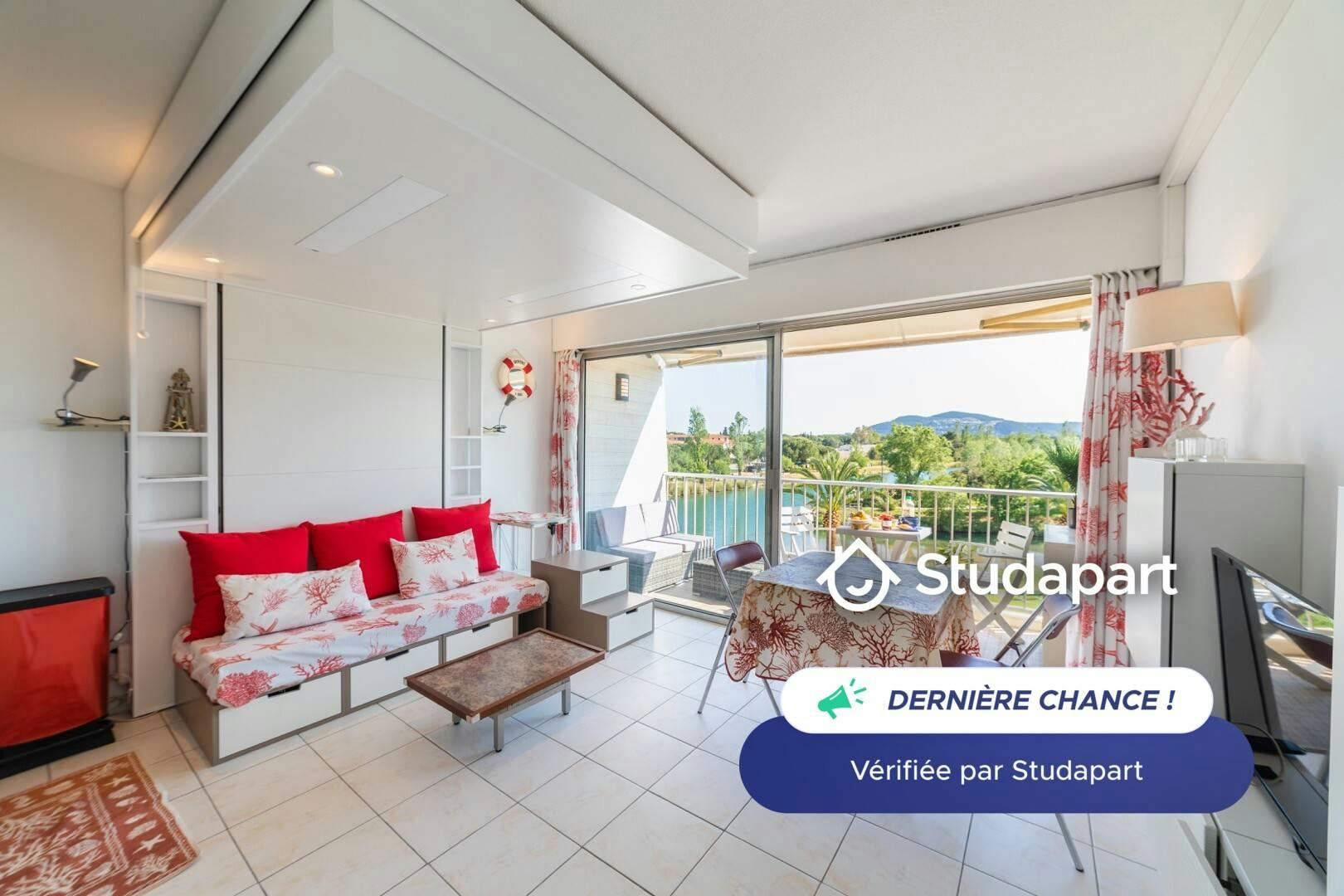 Квартира сдается в аренду за 800 € в месяц в Mandelieu-la-Napoule, Rue de la Siagne Prolongée