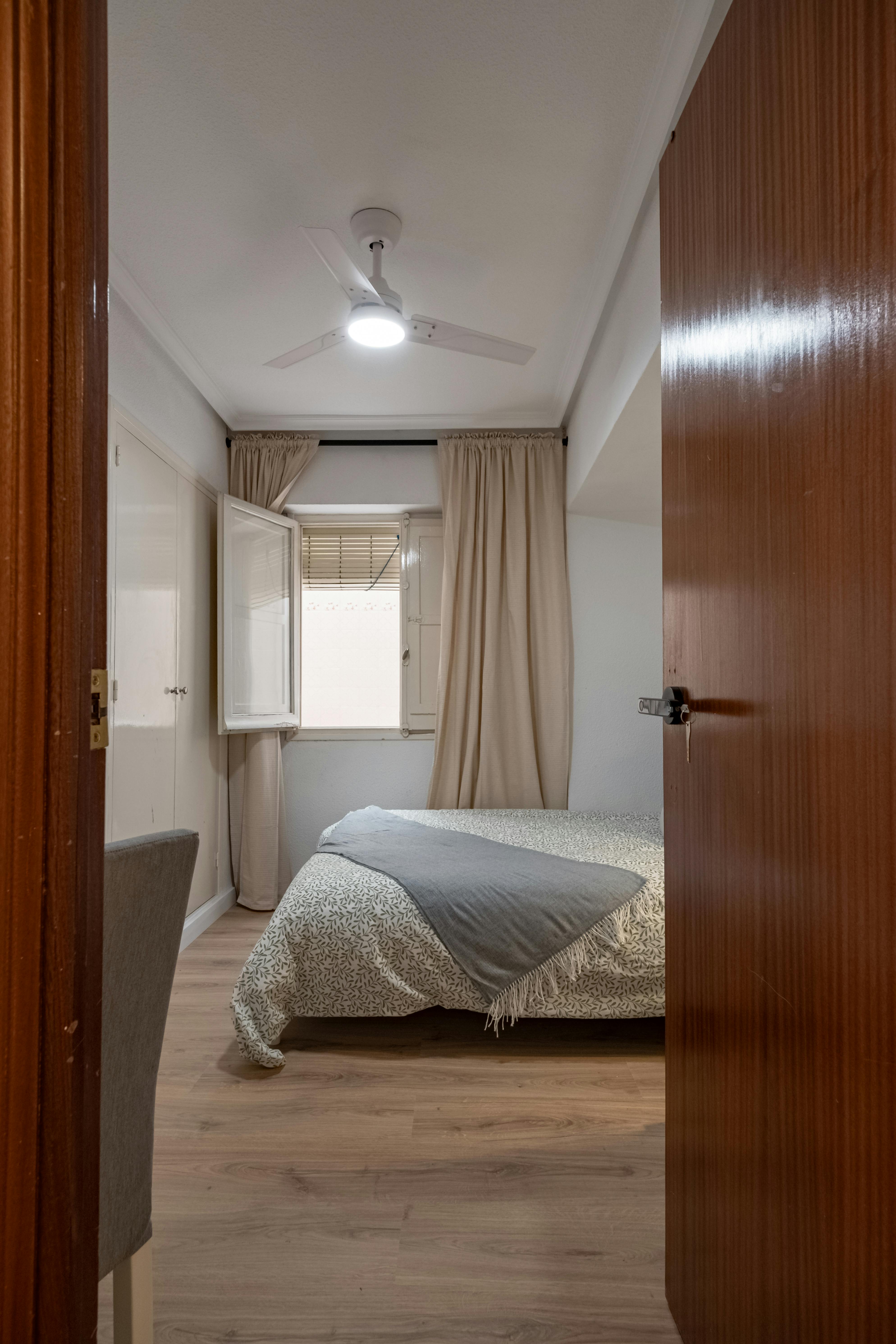 Private room in Carrer Inmaculada del Pla, Alicante (1734447) ROOM