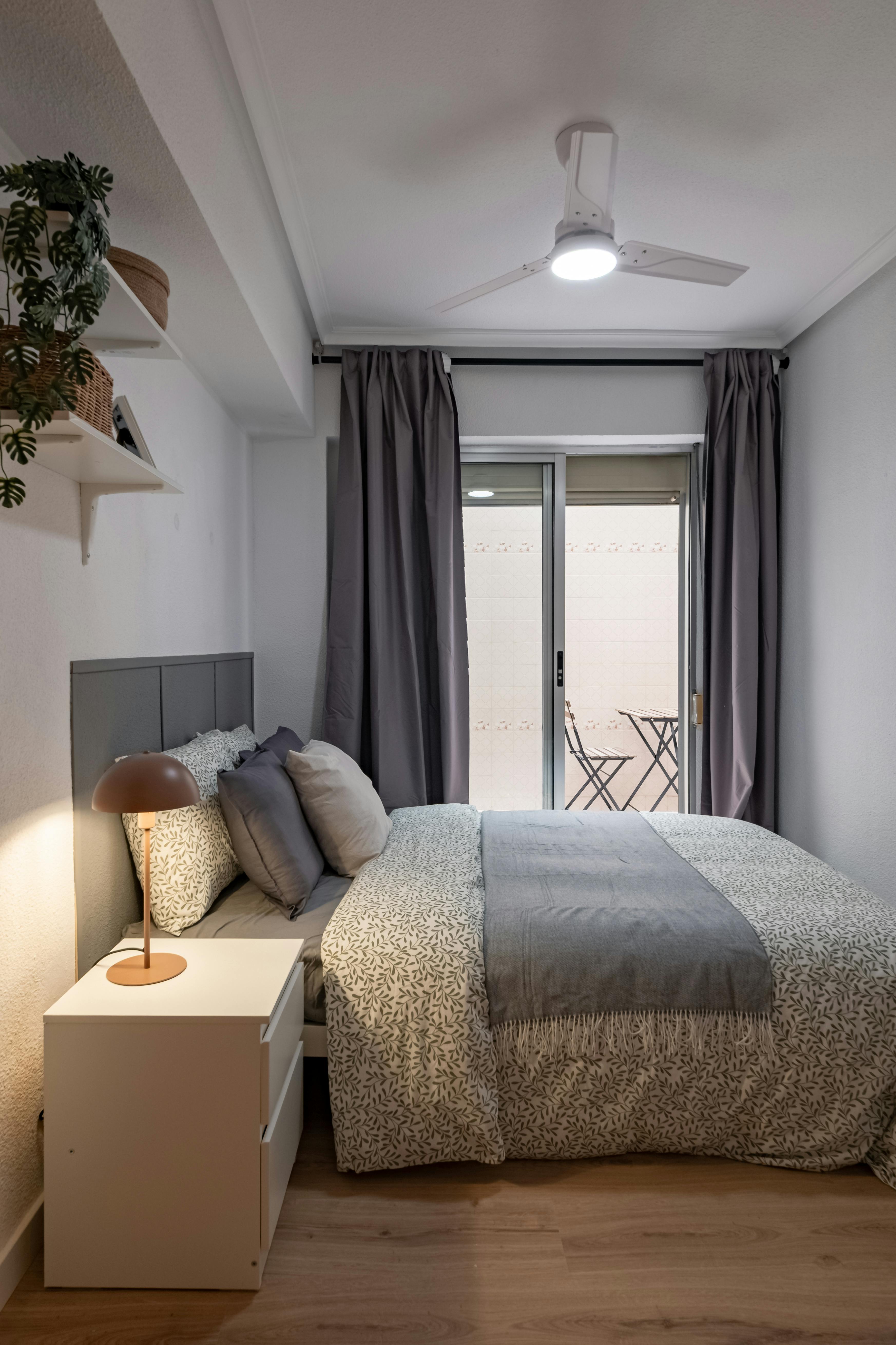 Private room in Carrer Inmaculada del Pla, Alicante (1734448) room image 1