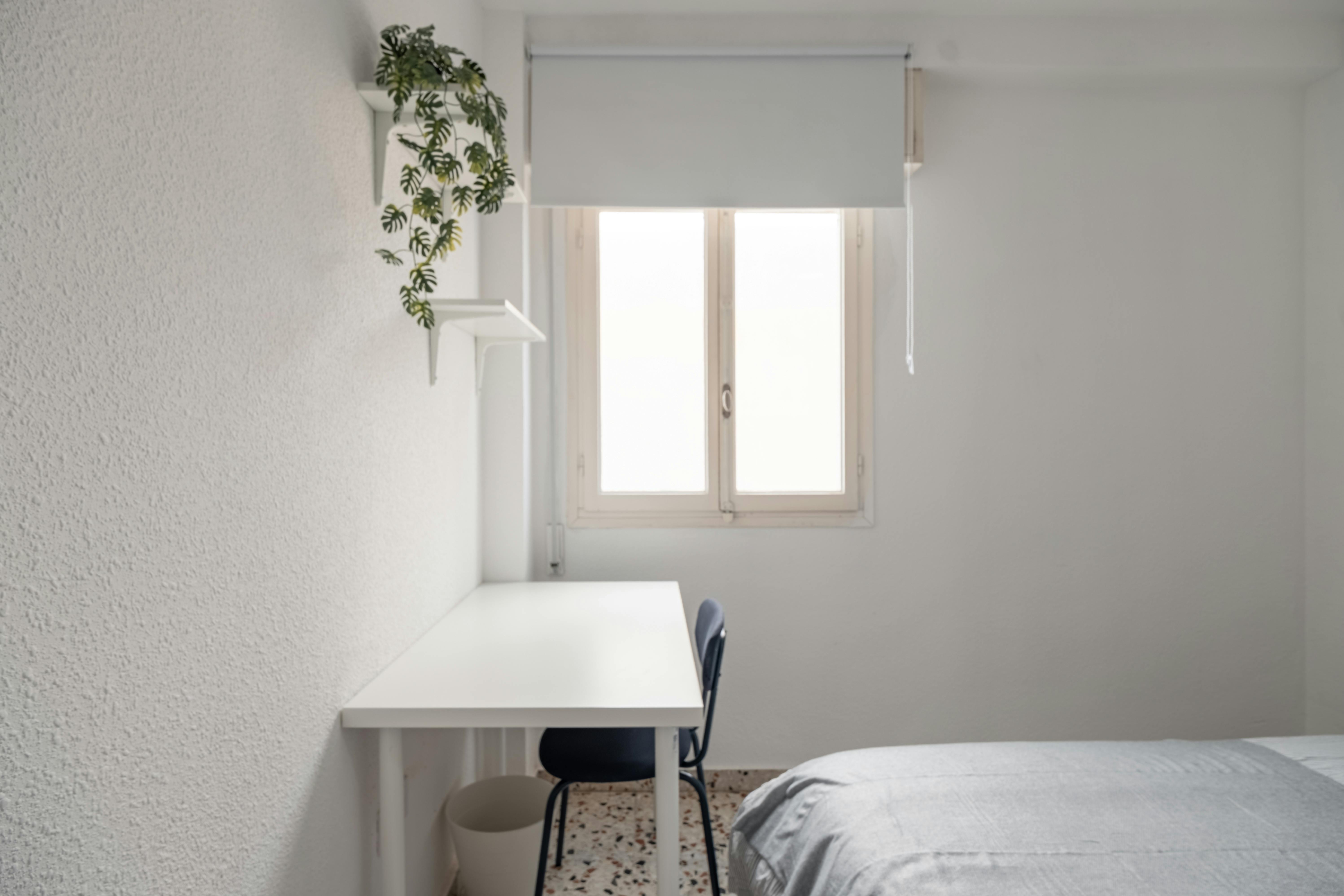 Private room in Calle de Rafael Asín, Alicante (1734456) ROOM 3