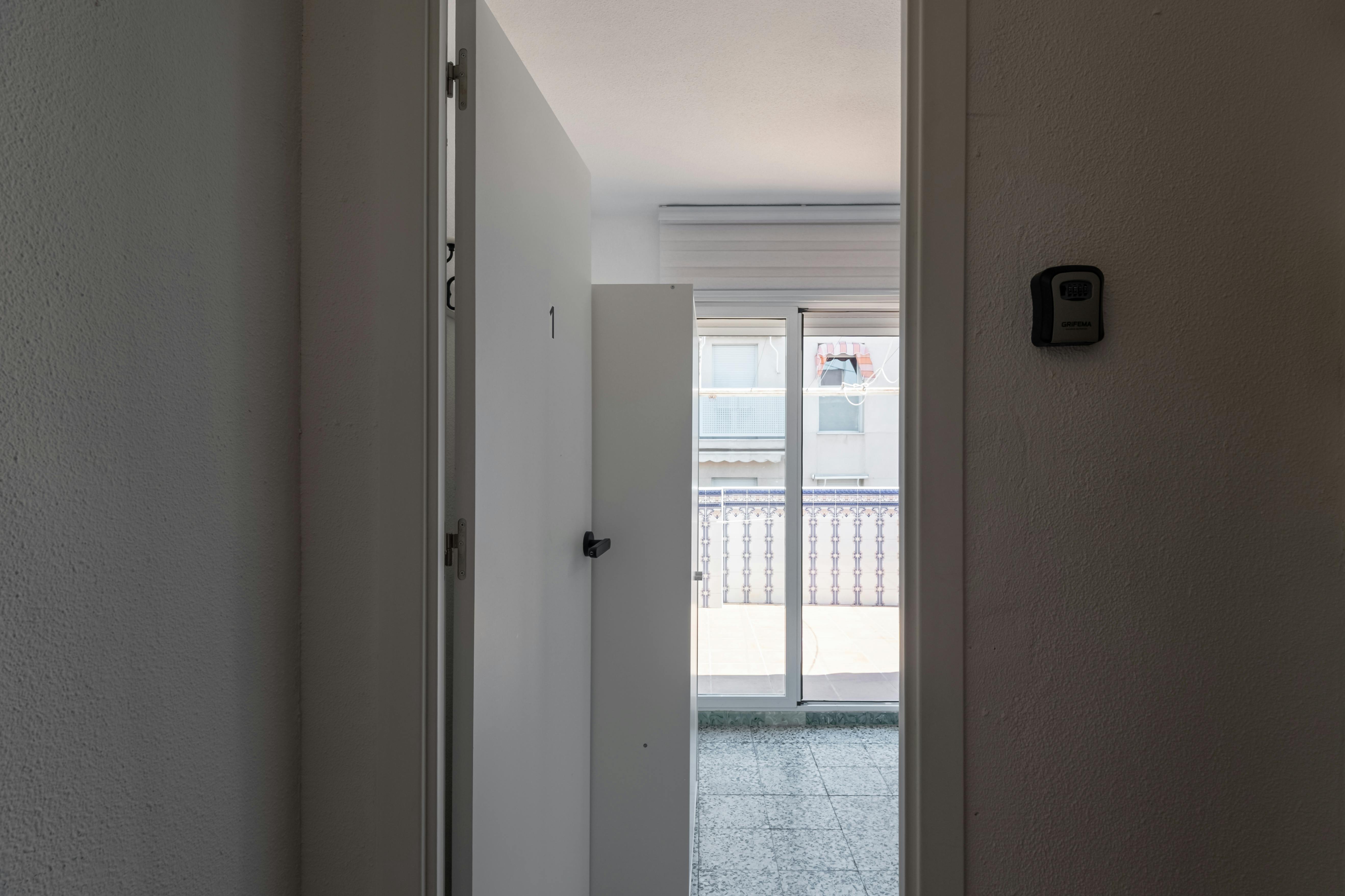 Private room in Calle del Plus Ultra, Alicante (1734473) ROOM