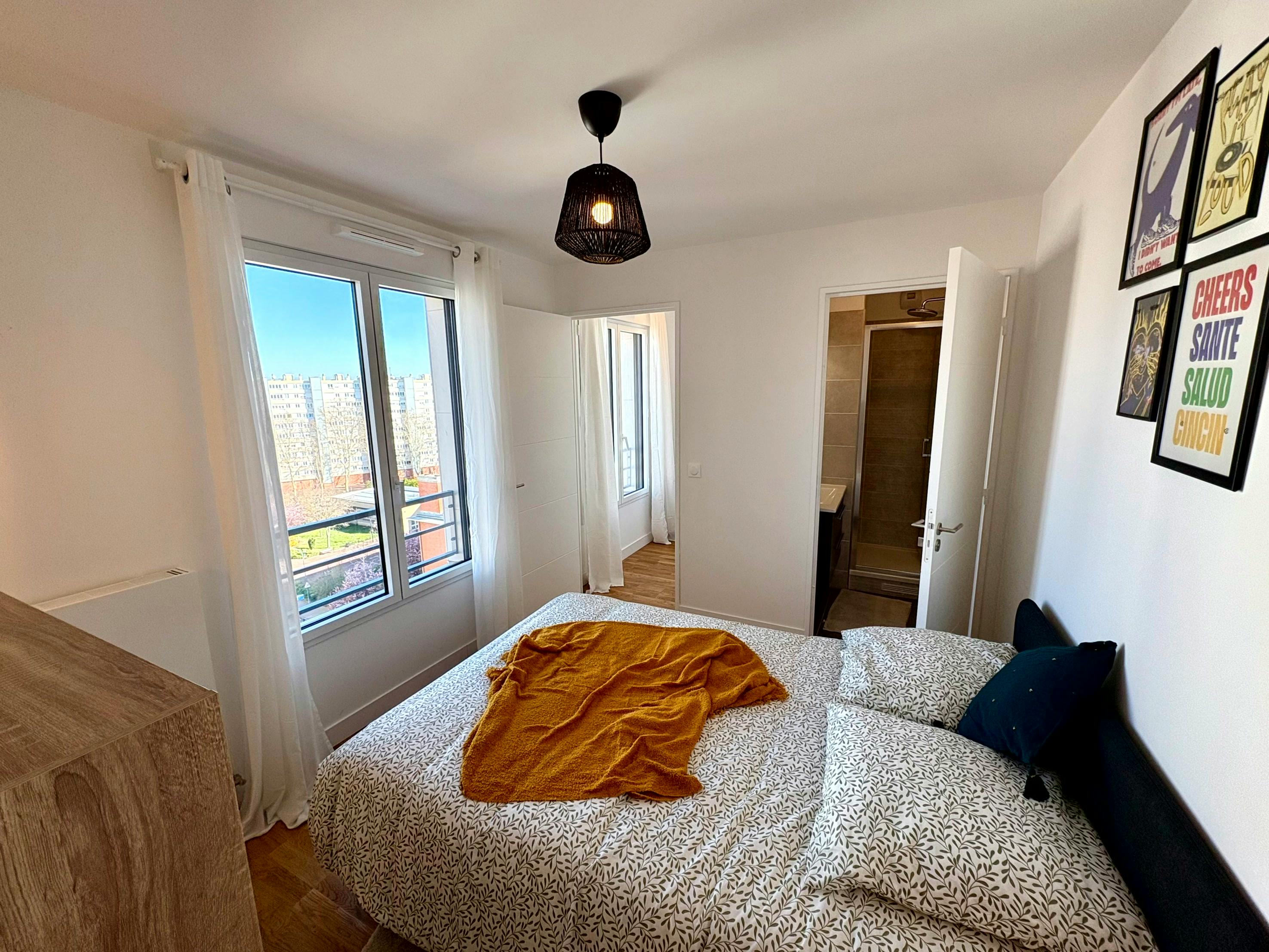 Private room in Rue du Landy, Clichy (1734539) room image 1