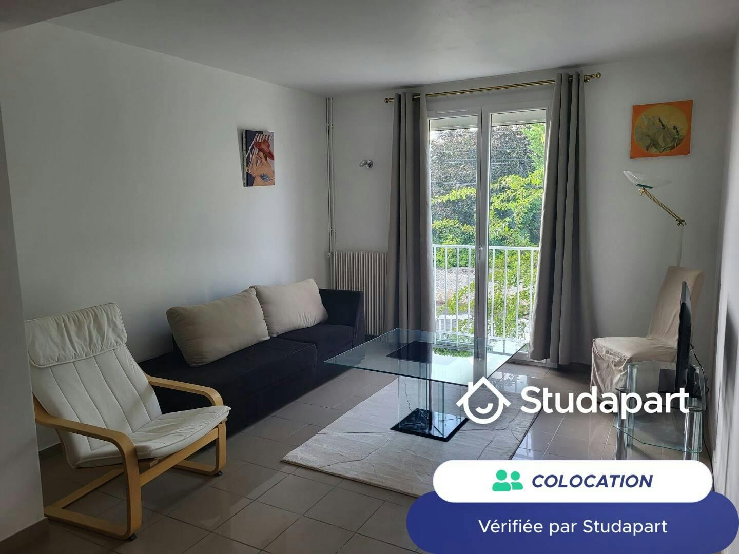 私人房间 正在以 €395 的月租出租，其位于 Poitiers, Allée de Moncontour
