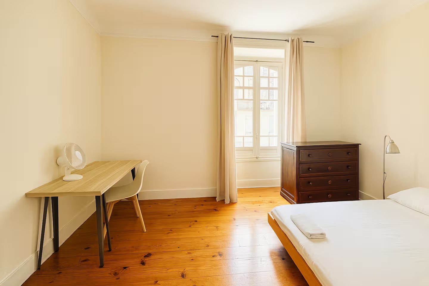 Rua de Santa Marta, Lisbon preview