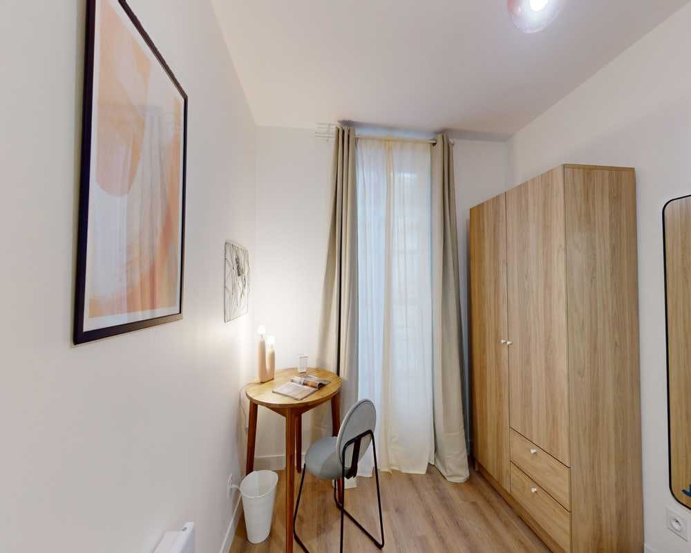 Private room in Rue du Buisson Saint-Louis, Paris (1734609) room image 2