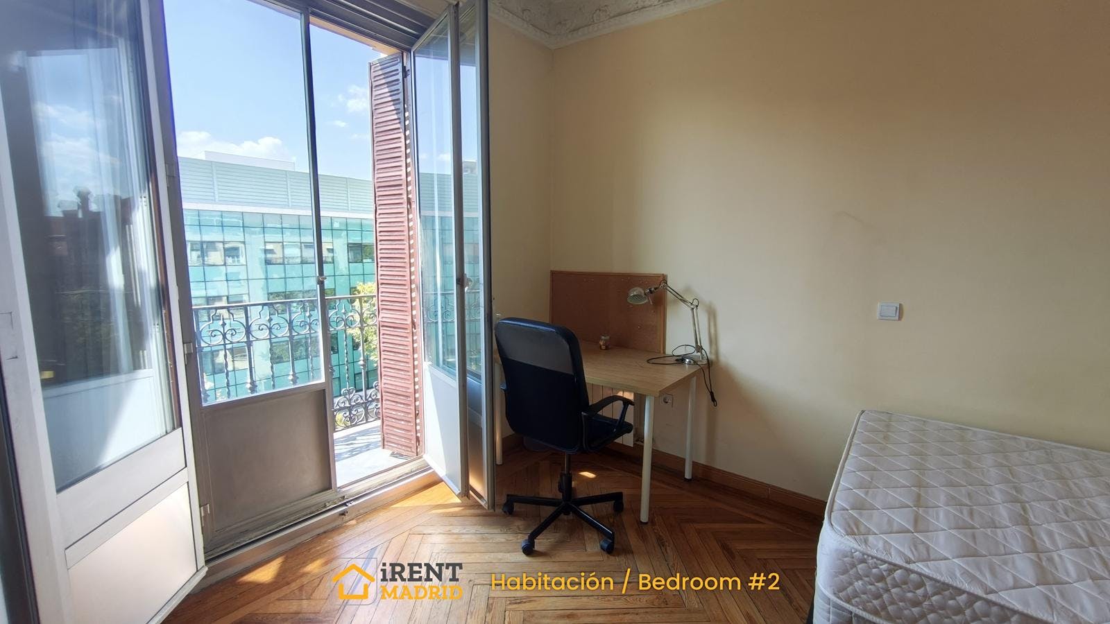 6-Bedroom Apartment in Calle de Alberto Aguilera, Madrid (1734625) ROOM 4