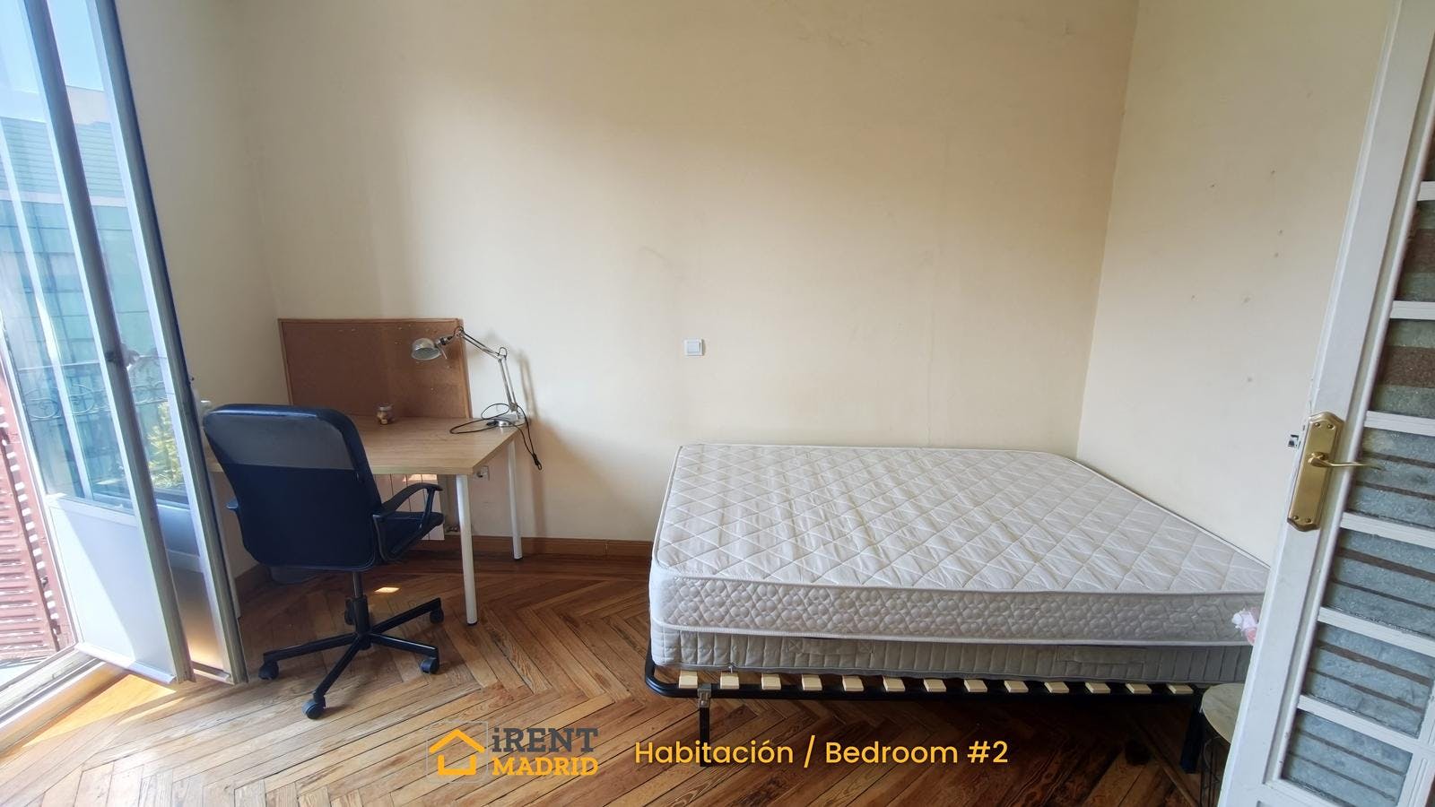 6-Bedroom Apartment in Calle de Alberto Aguilera, Madrid (1734625) ROOM 2