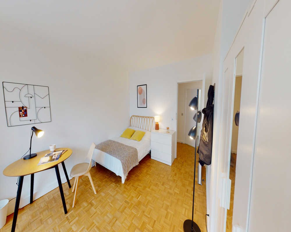 Private room in Rue Victor Hugo, Courbevoie (1734627) room image 2
