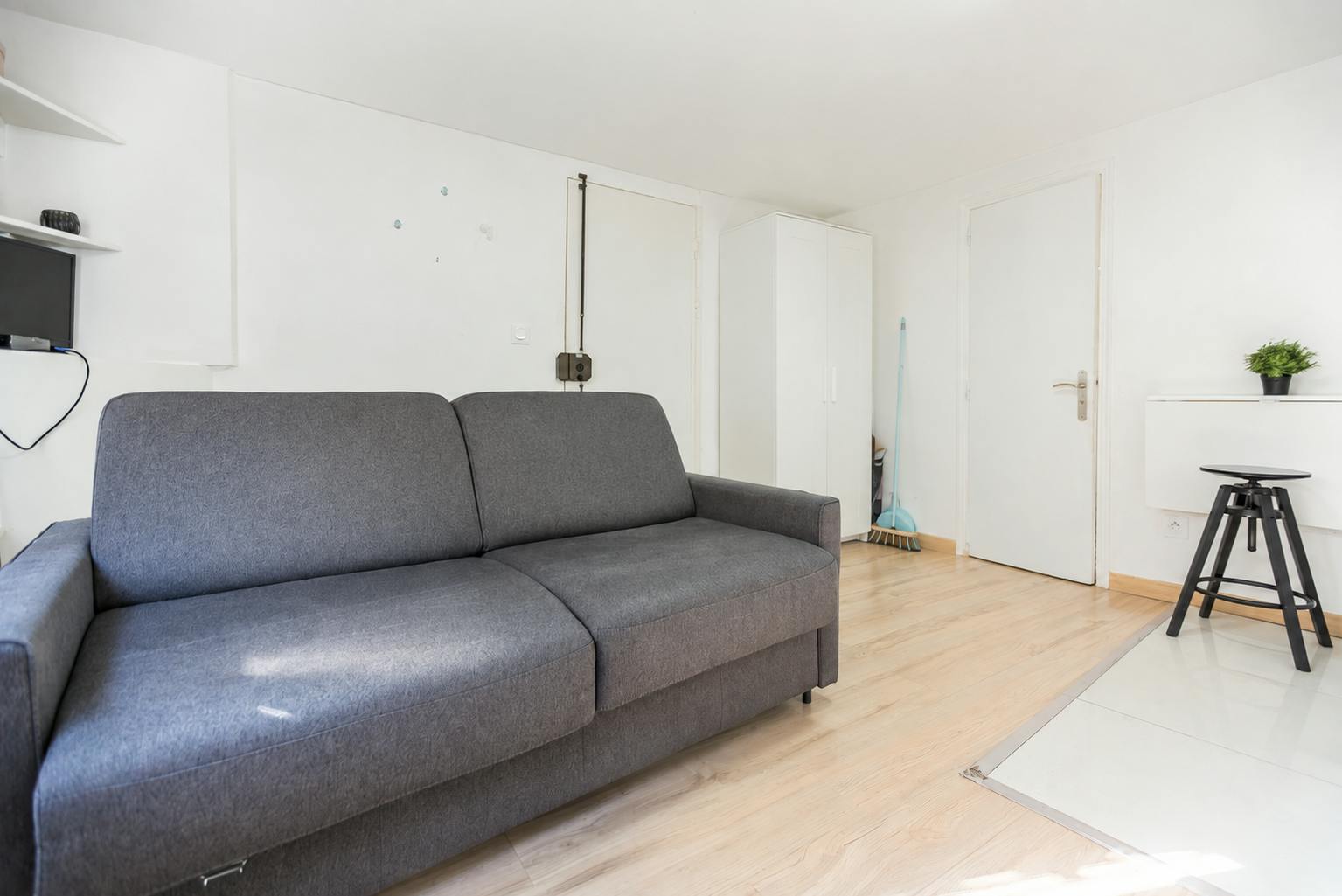 Studio para alugar por € 950 por mês em Pontoise, Rue Pierre Butin