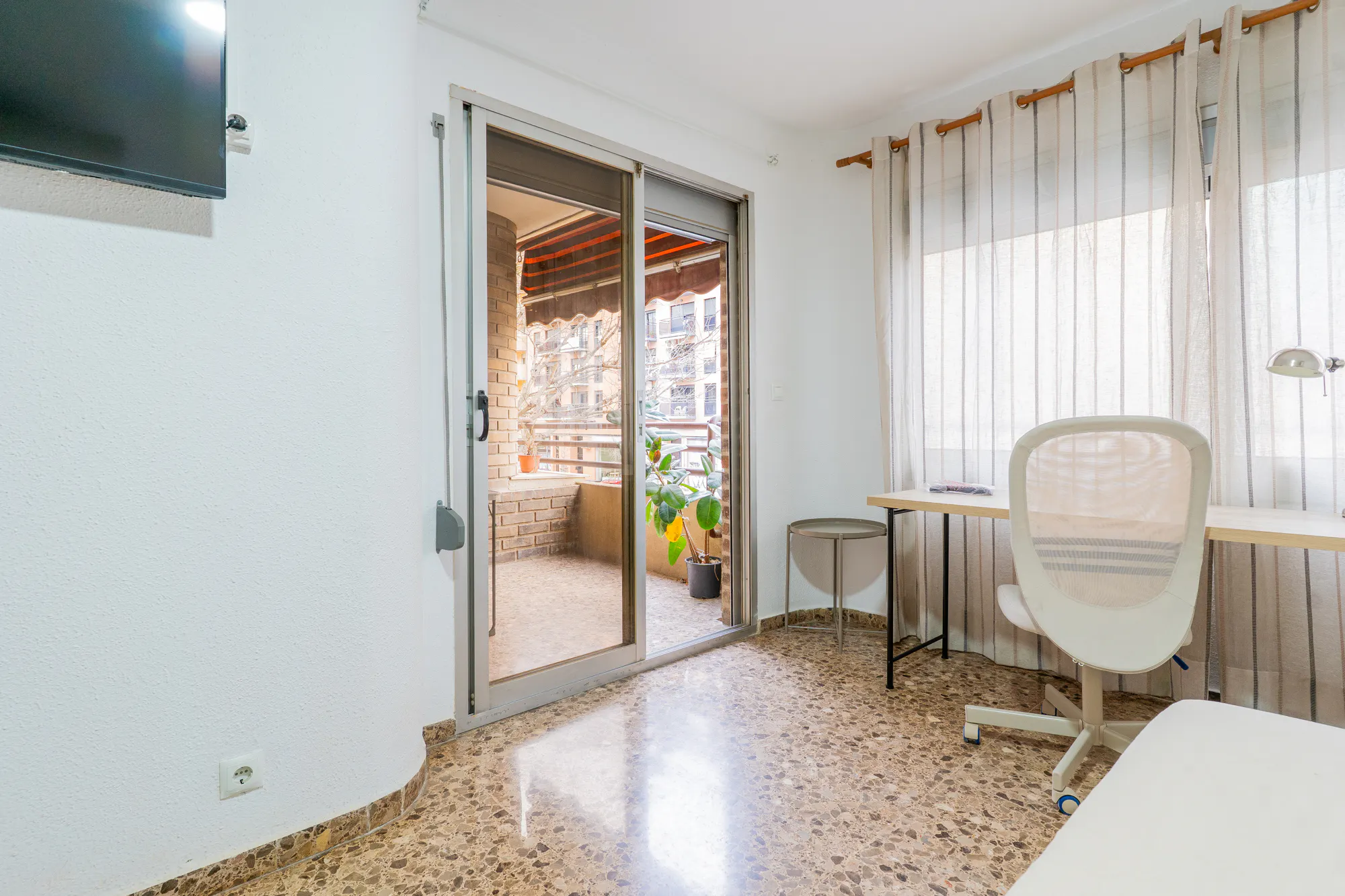 5-Bedroom Apartment in Carrer de la Pianista Empar Iturbi, Valencia (1734722) ROOM 3
