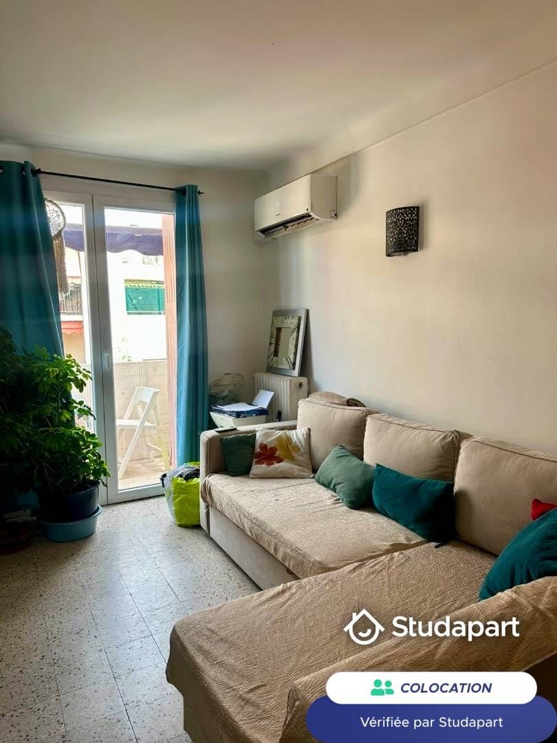 WG-Zimmer zu mieten für 535 € pro Monat in Antibes, Passage Marie Antoinette