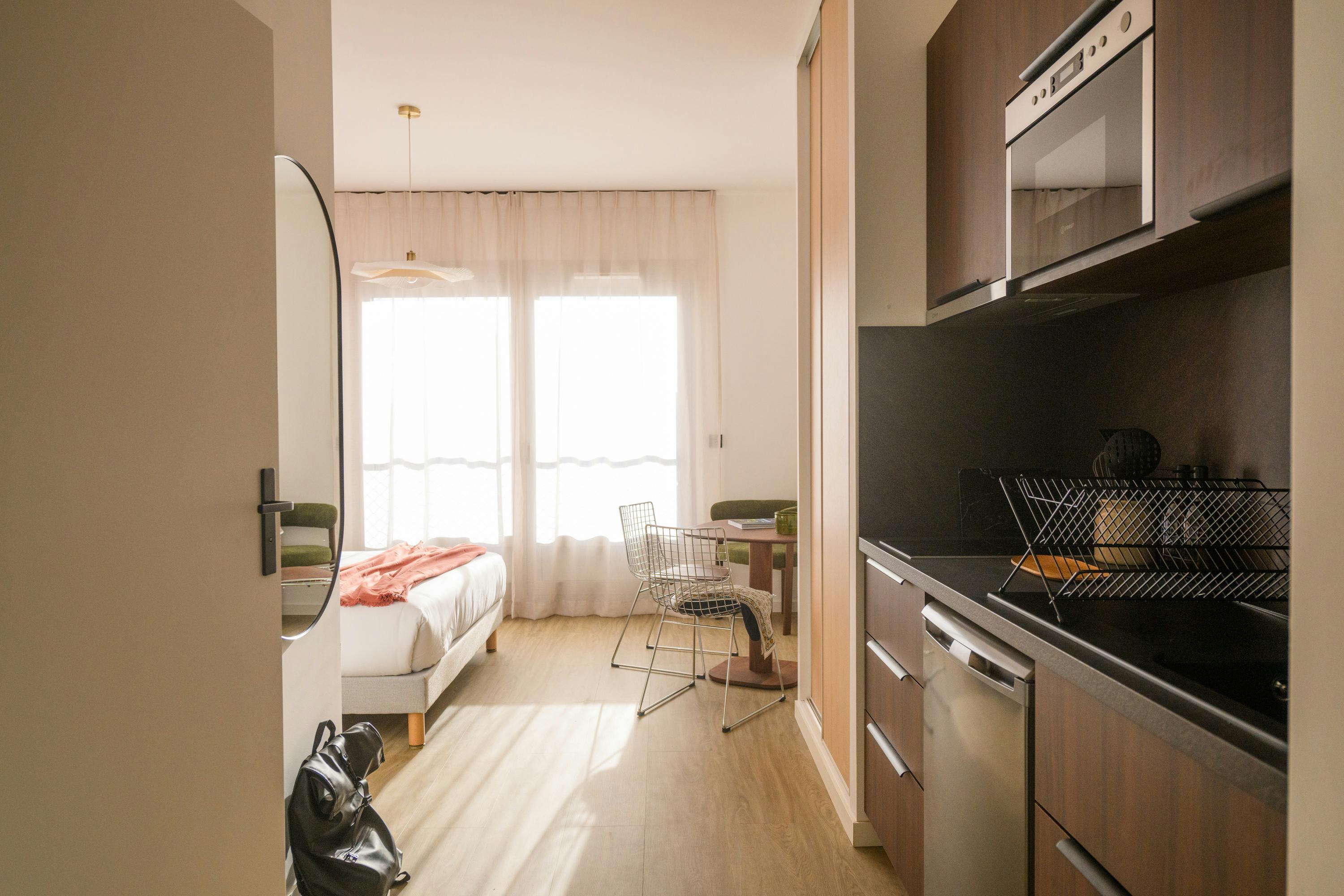 1-Bedroom Building in Rue Moïse, Ivry-sur-Seine (1734896) room image 1