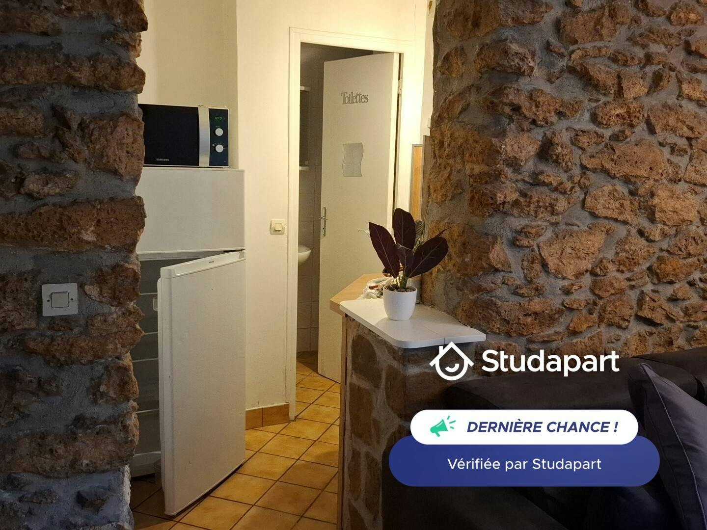 Квартира за оренду для 660 EUR на місяць у Corbeil-Essonnes, Rue Émile Zola