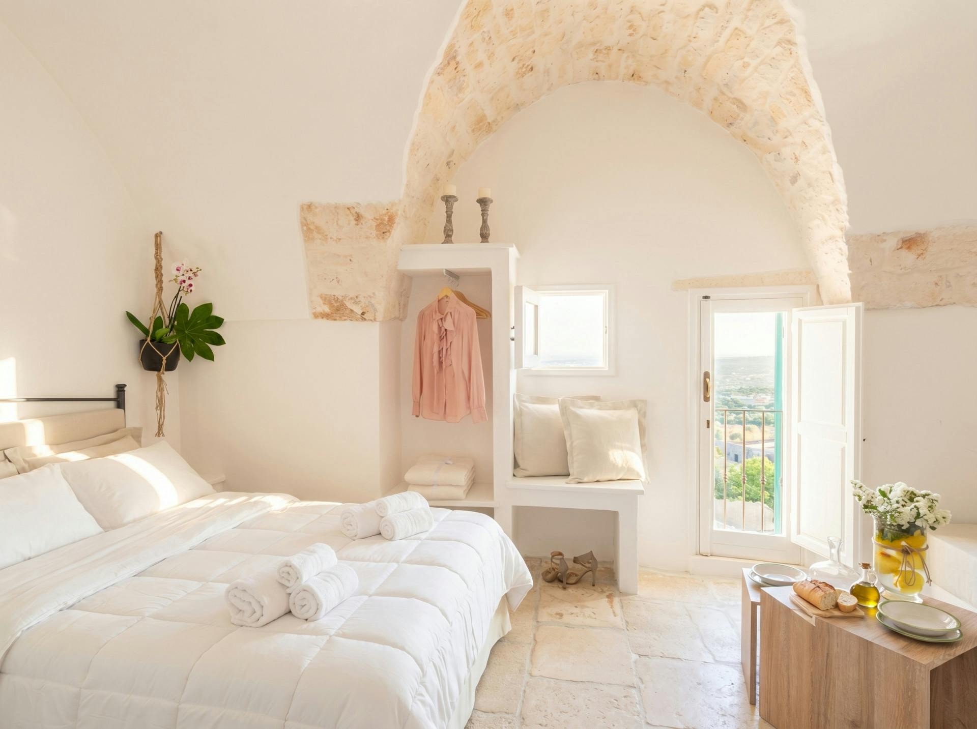 Дом сдается в аренду за 1 000 000 € в месяц в Ostuni, Via Tommaso Campanella