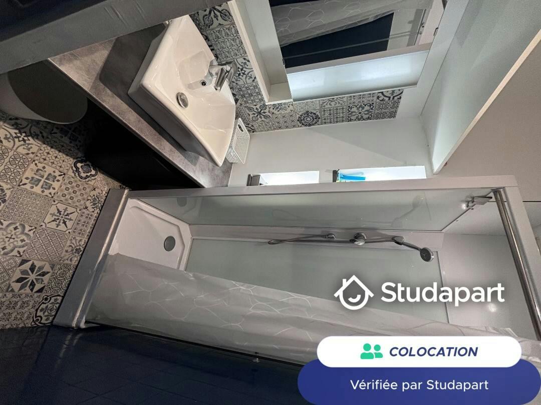 Приватна кімната за оренду для 400 EUR на місяць у Ploubezre, Rue Paul Salaün