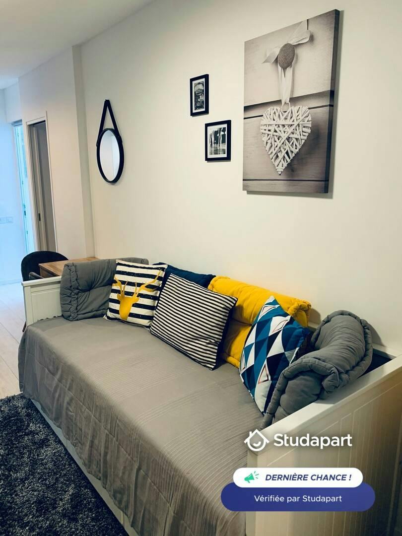 Apartment for rent for €710 per month in Antibes, Vieux Chemin de Saint-Jean