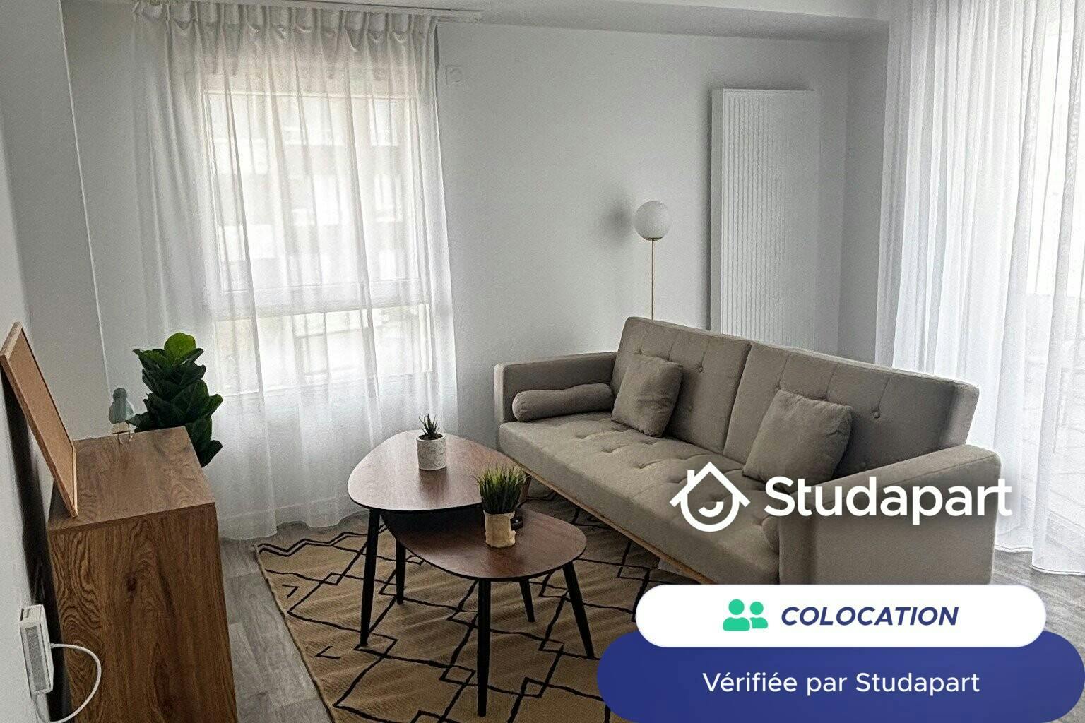 Private room for rent on Rue Courtois, Lille