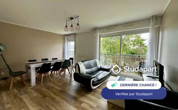 Mieszkanie do wynajęcia za 1290 € miesięcznie w mieście Angers, Rue Chef de ville