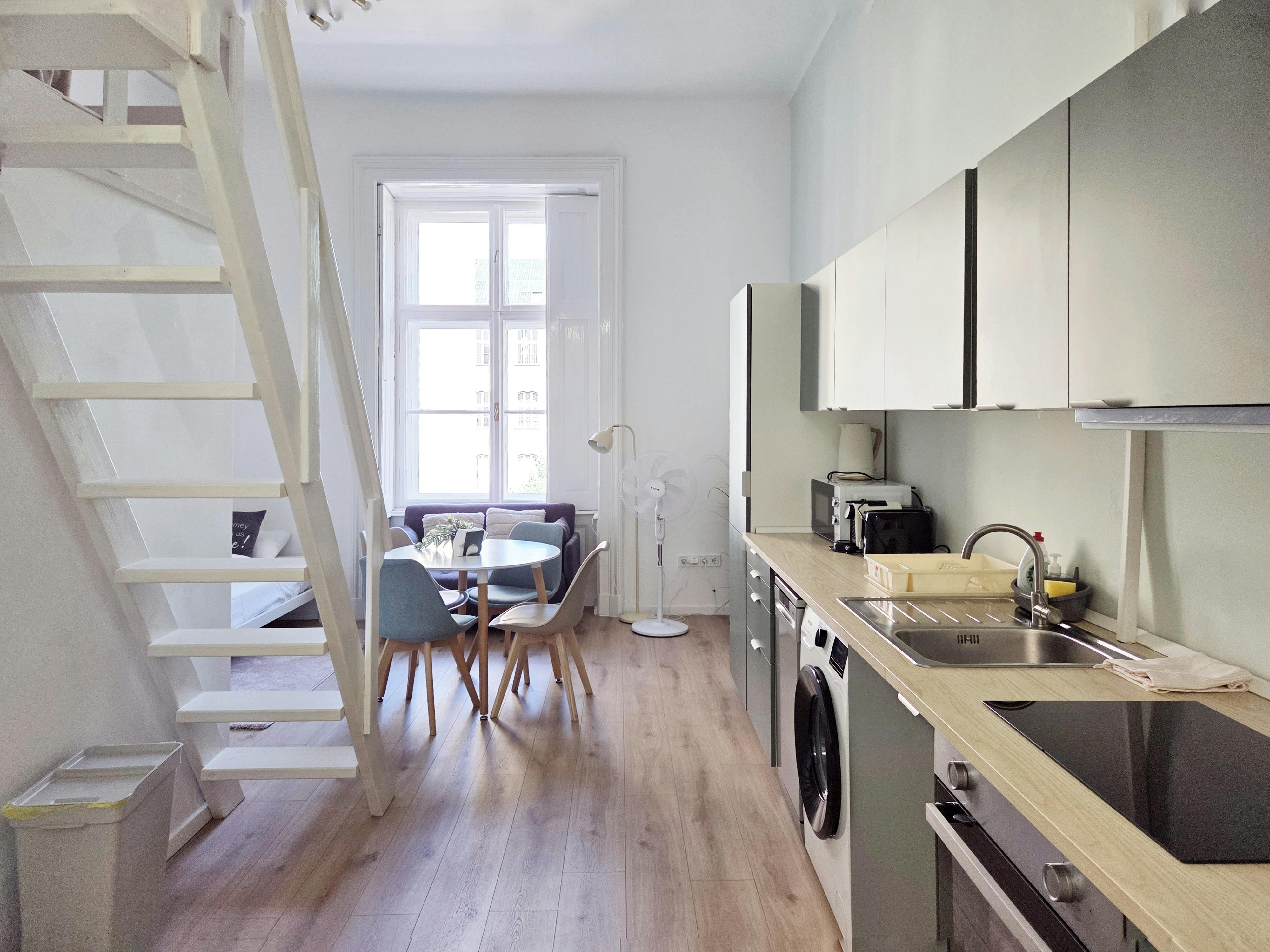 Studio for rent for HUF 361,213 per month in Budapest, Rákóczi út