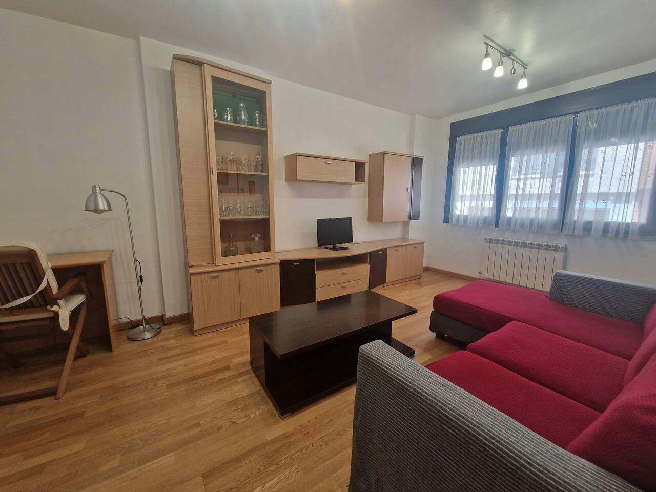 Haus zu mieten für 1.000.000 € pro Monat in Gijón, Calle San Félix