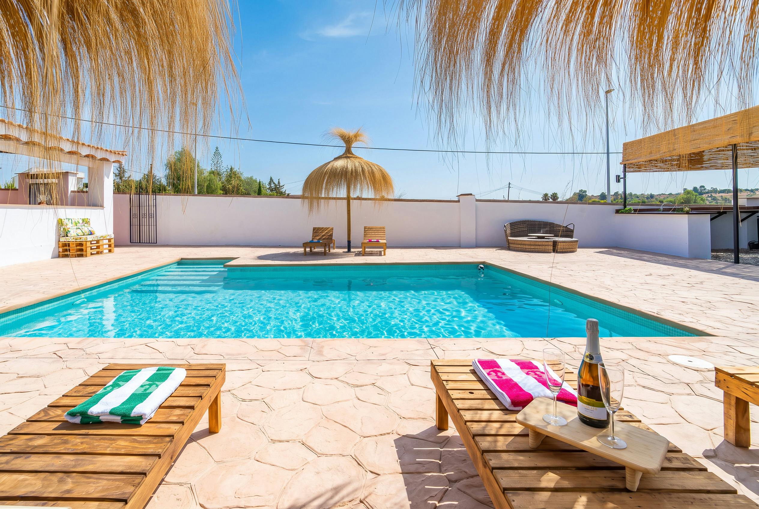 4-Bedroom House in Calle Ronda del Norte, Málaga (1735420) ROOM 1