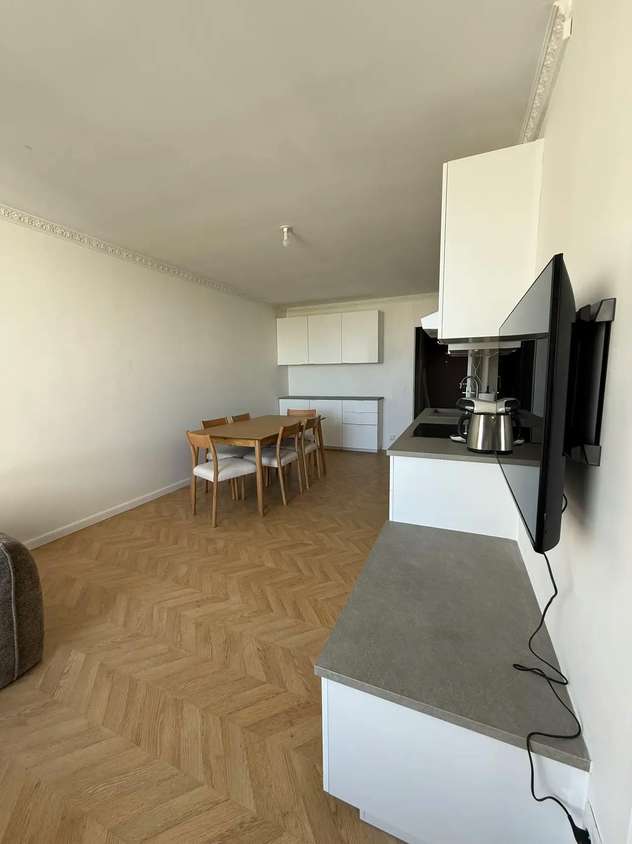 Private room for rent on Rue Philippe Fabia, Lyon - Plus